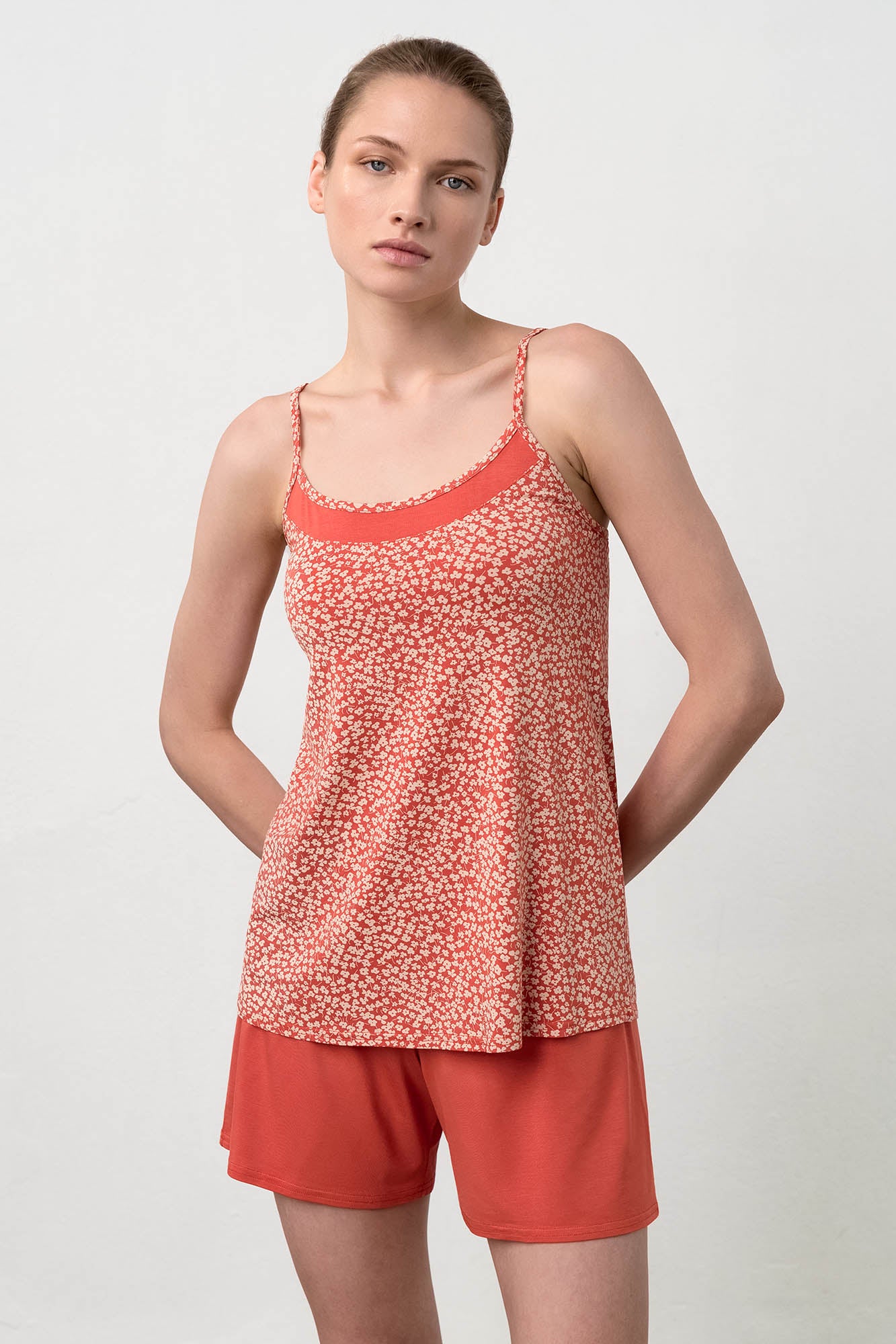 https://assets.vampfashion.com/SOFTONE_TMP_IMAGES/1_0020461623.jpg