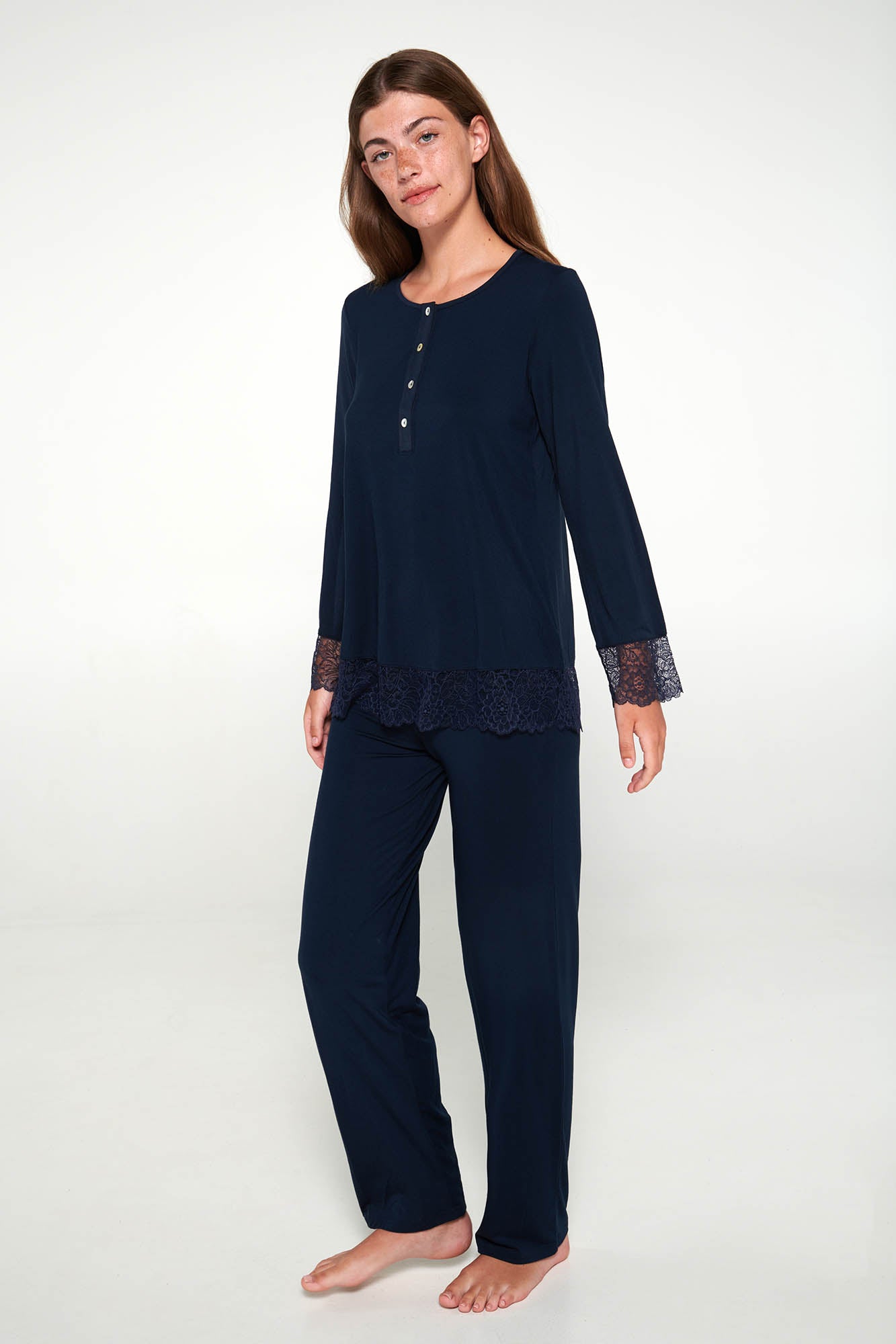https://assets.vampfashion.com/SOFTONE_TMP_IMAGES/1_0064422283.jpg
