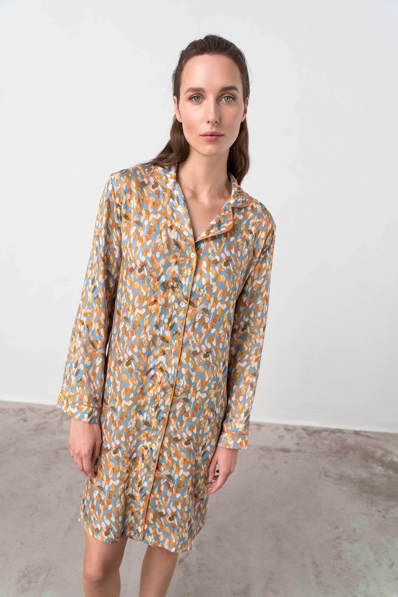 https://assets.vampfashion.com/SOFTONE_TMP_IMAGES/1_0071824617.jpg