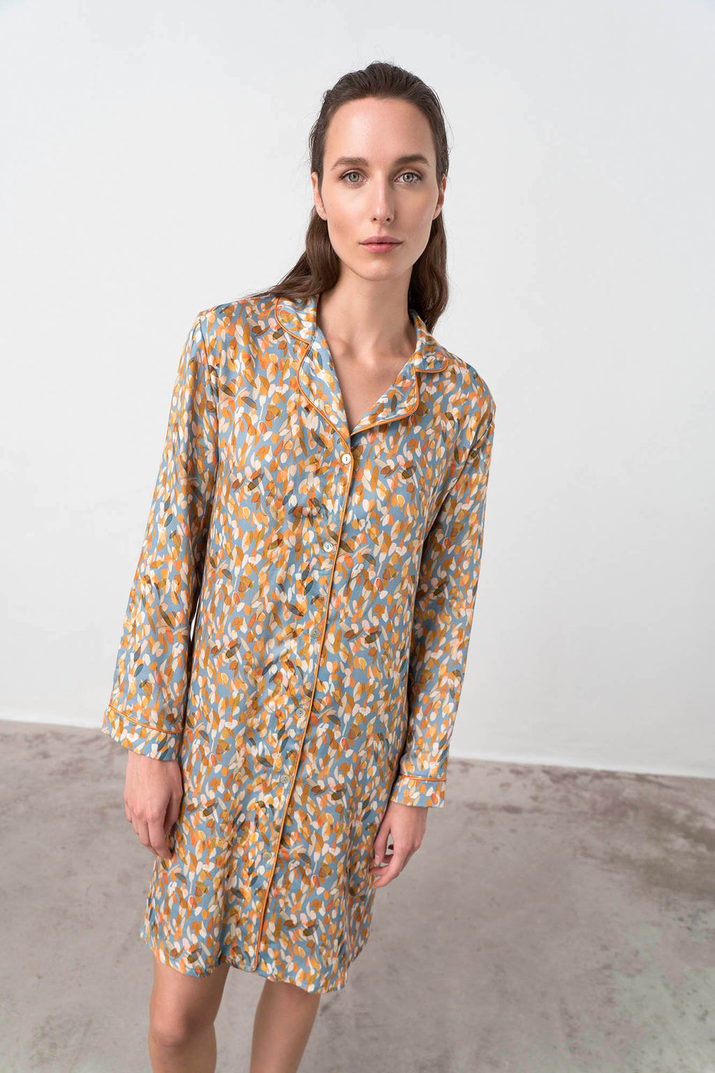 https://assets.vampfashion.com/SOFTONE_TMP_IMAGES/1_0071824617.jpg