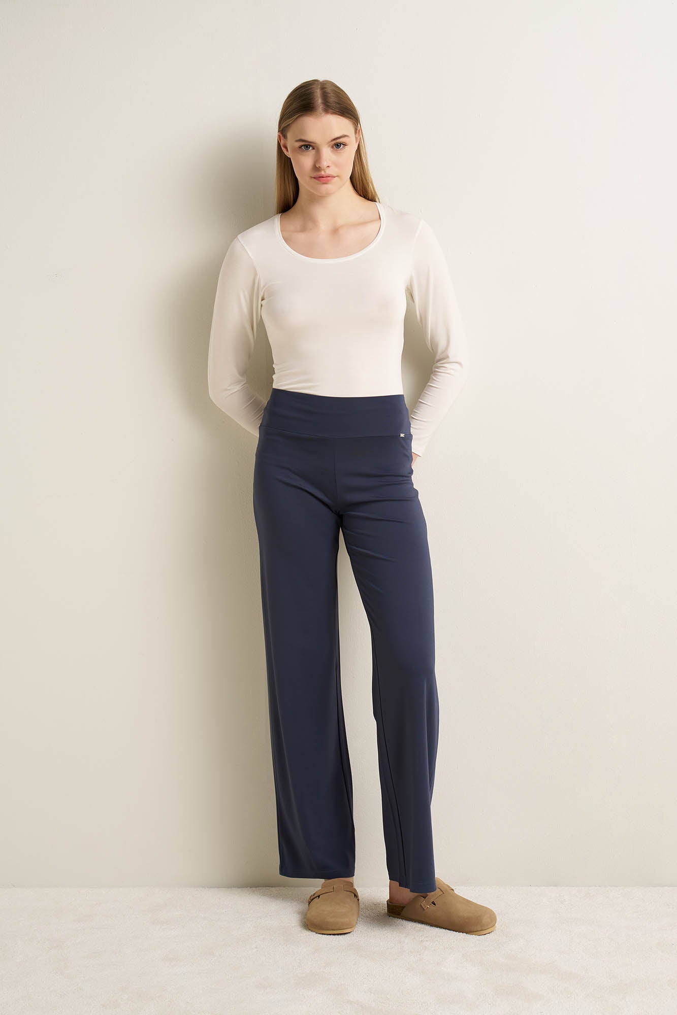 https://assets.vampfashion.com/SOFTONE_TMP_IMAGES/1_0095230463.jpg