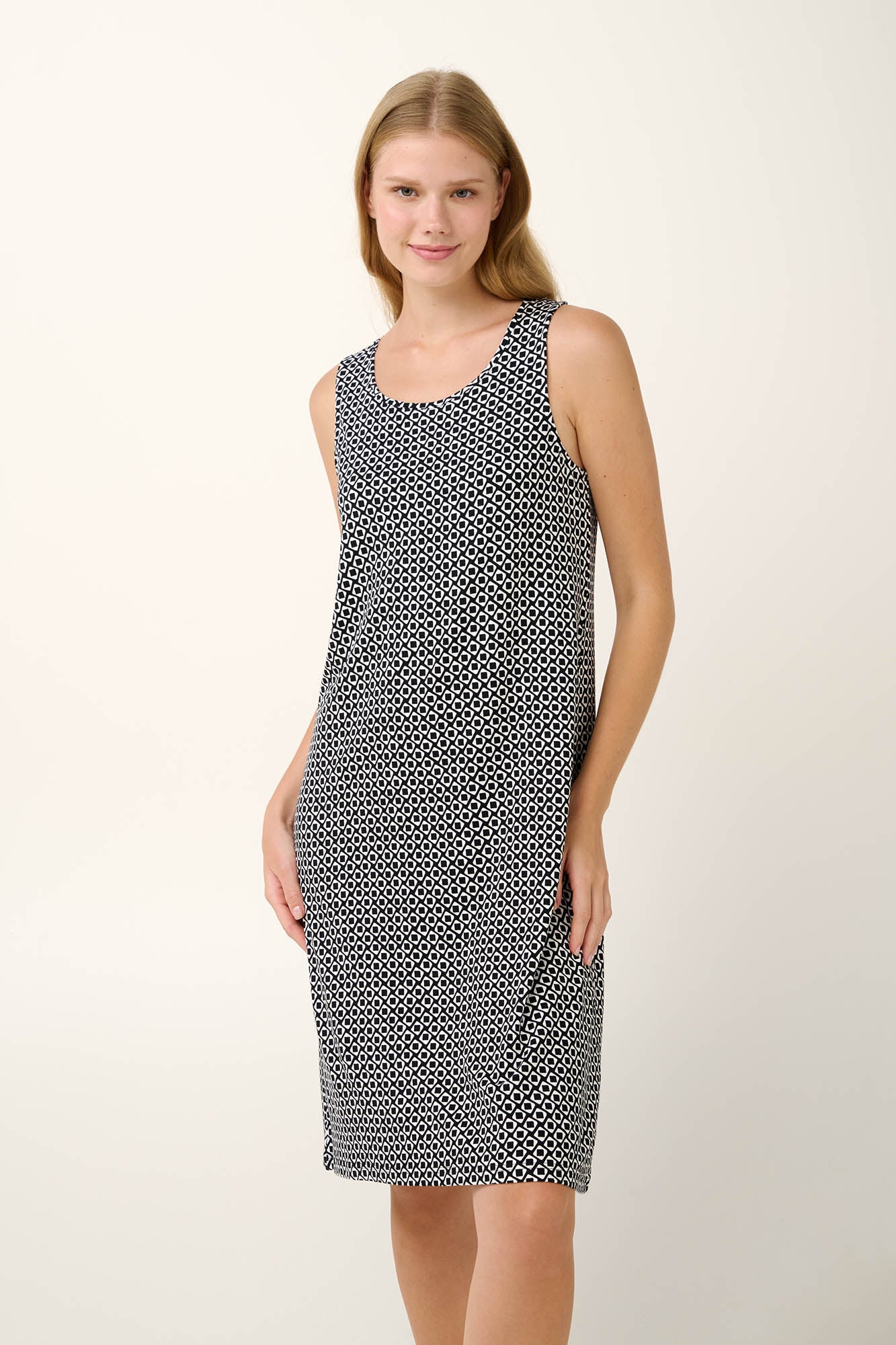 https://assets.vampfashion.com/SOFTONE_TMP_IMAGES/1_0096645322.jpg