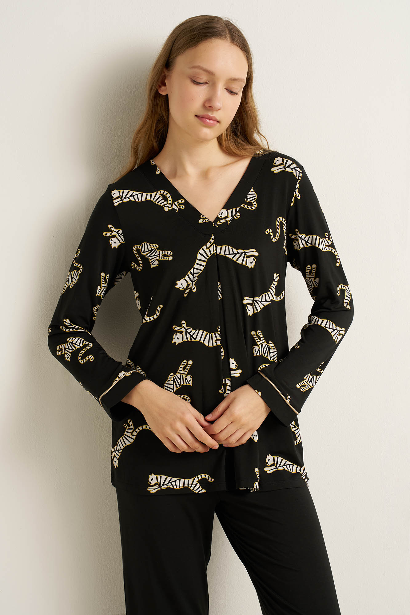 https://assets.vampfashion.com/SOFTONE_TMP_IMAGES/1_0174104008.jpg