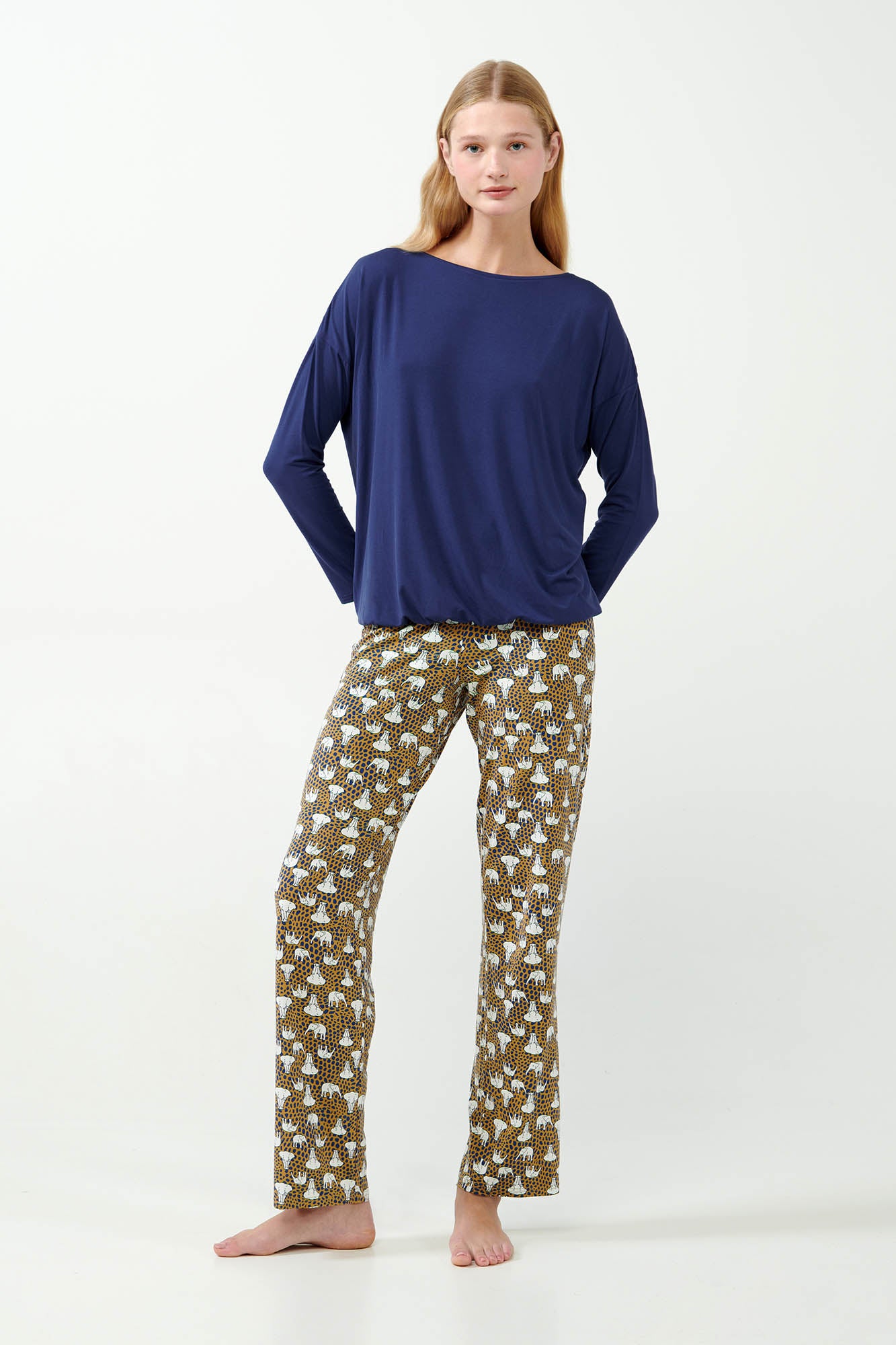 https://assets.vampfashion.com/SOFTONE_TMP_IMAGES/1_0177616358.jpg