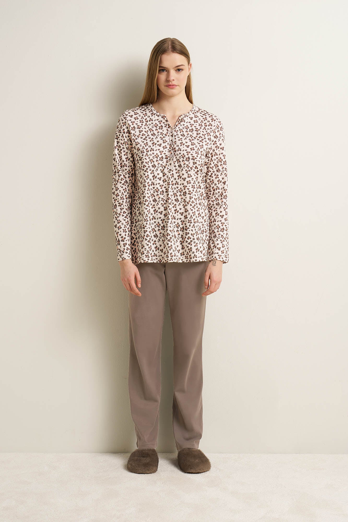 https://assets.vampfashion.com/SOFTONE_TMP_IMAGES/1_0188772300.jpg