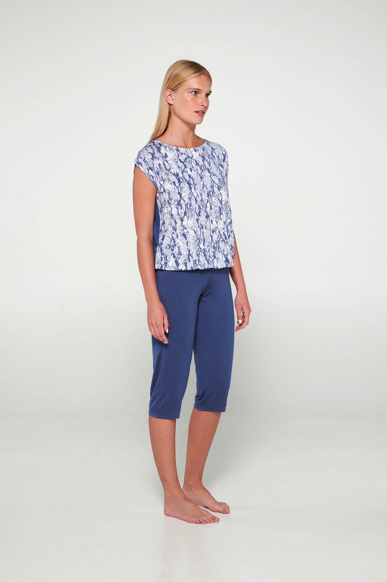 https://assets.vampfashion.com/SOFTONE_TMP_IMAGES/1_0190166088.jpg