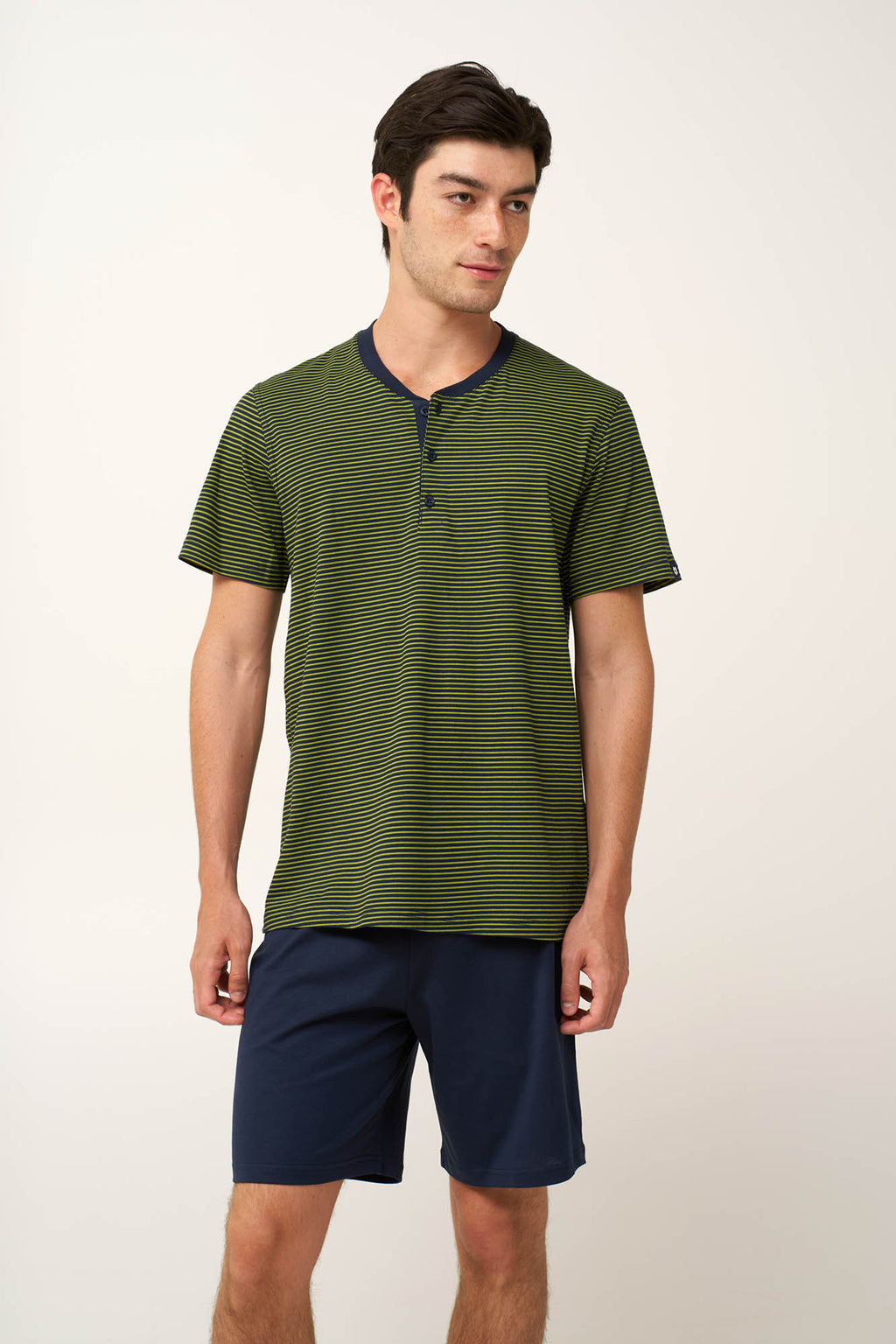 https://assets.vampfashion.com/SOFTONE_TMP_IMAGES/1_0390534418.jpg