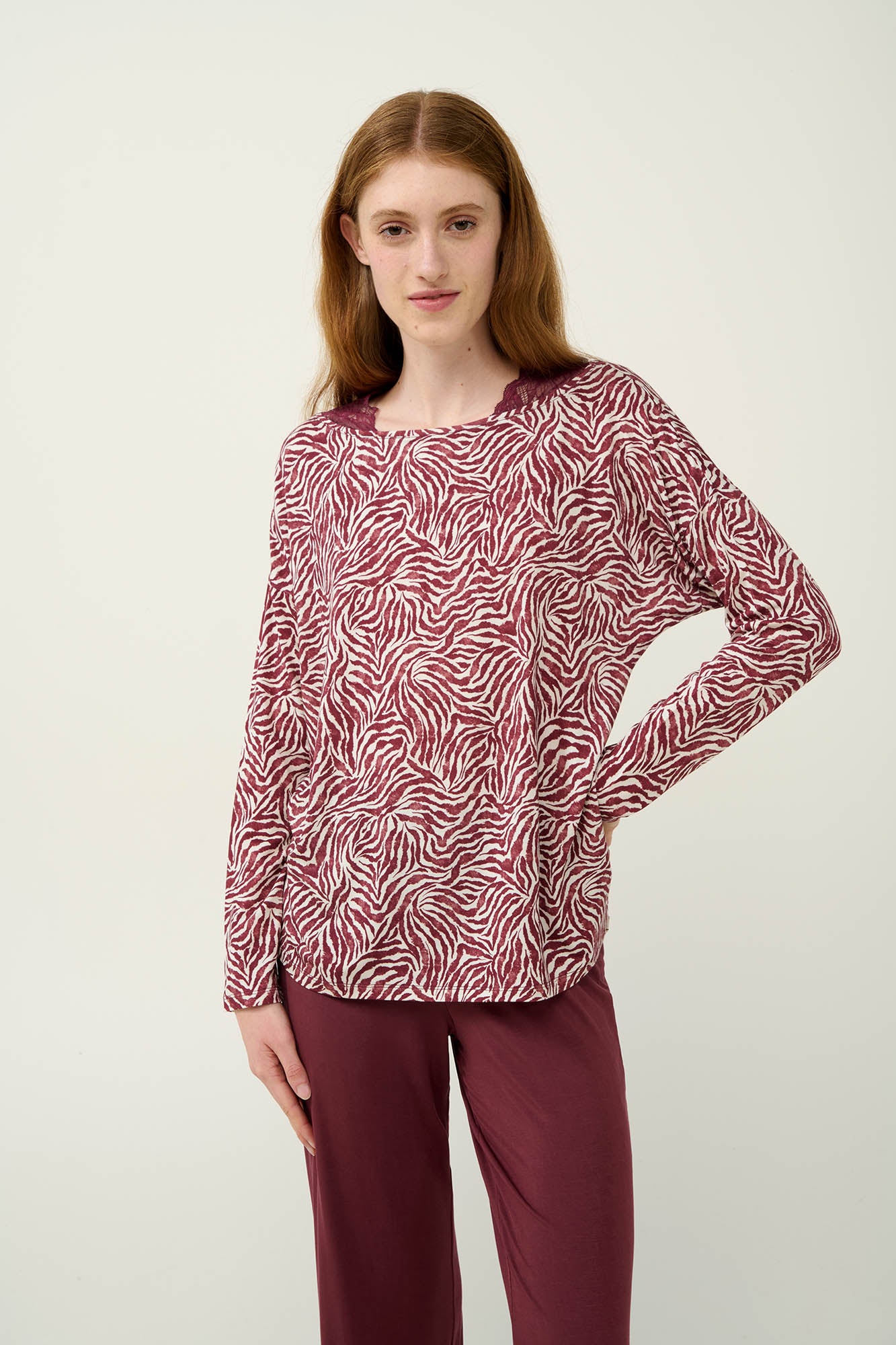 https://assets.vampfashion.com/SOFTONE_TMP_IMAGES/1_0433286383.jpg
