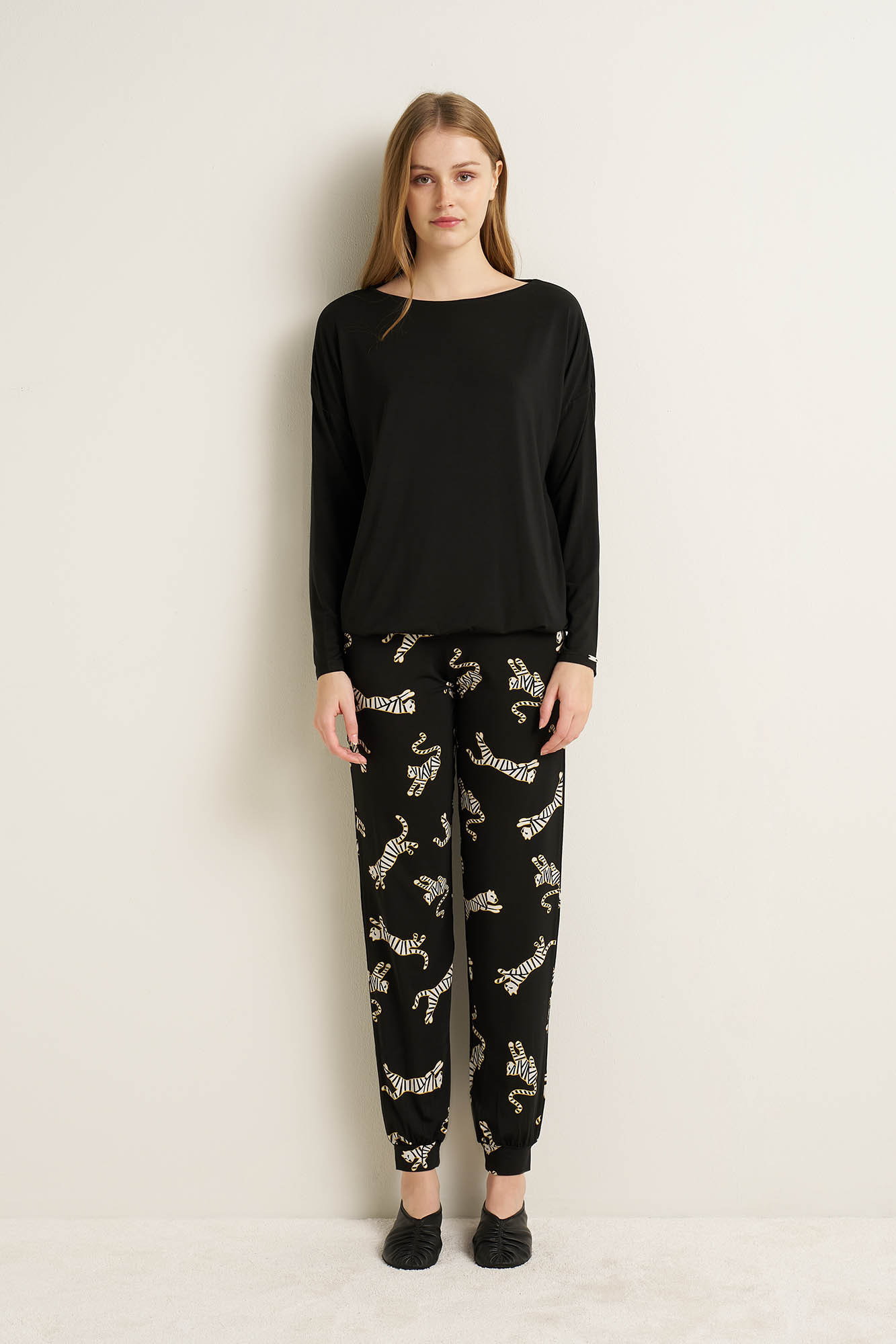 https://assets.vampfashion.com/SOFTONE_TMP_IMAGES/1_0436359952.jpg
