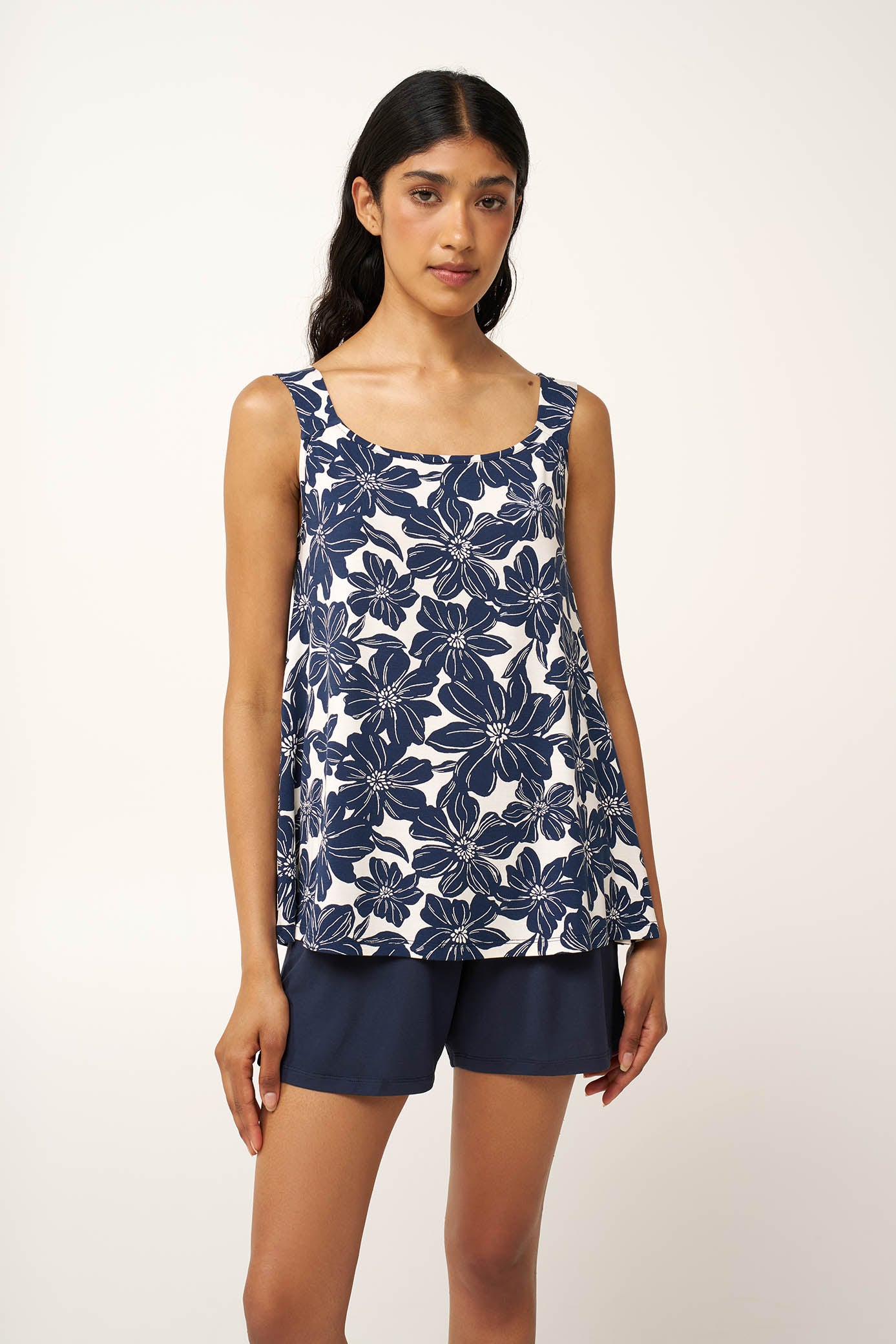 https://assets.vampfashion.com/SOFTONE_TMP_IMAGES/1_0443332844.jpg