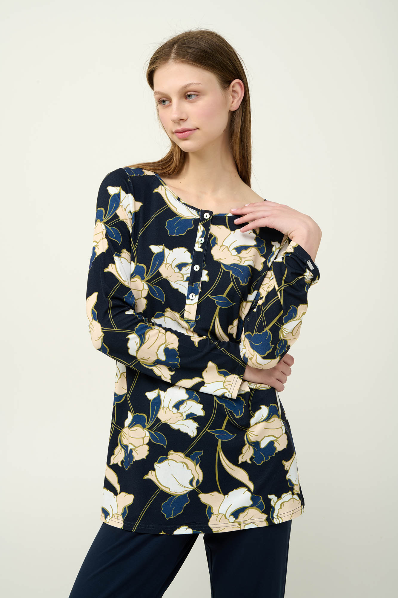 https://assets.vampfashion.com/SOFTONE_TMP_IMAGES/1_0443953762.jpg