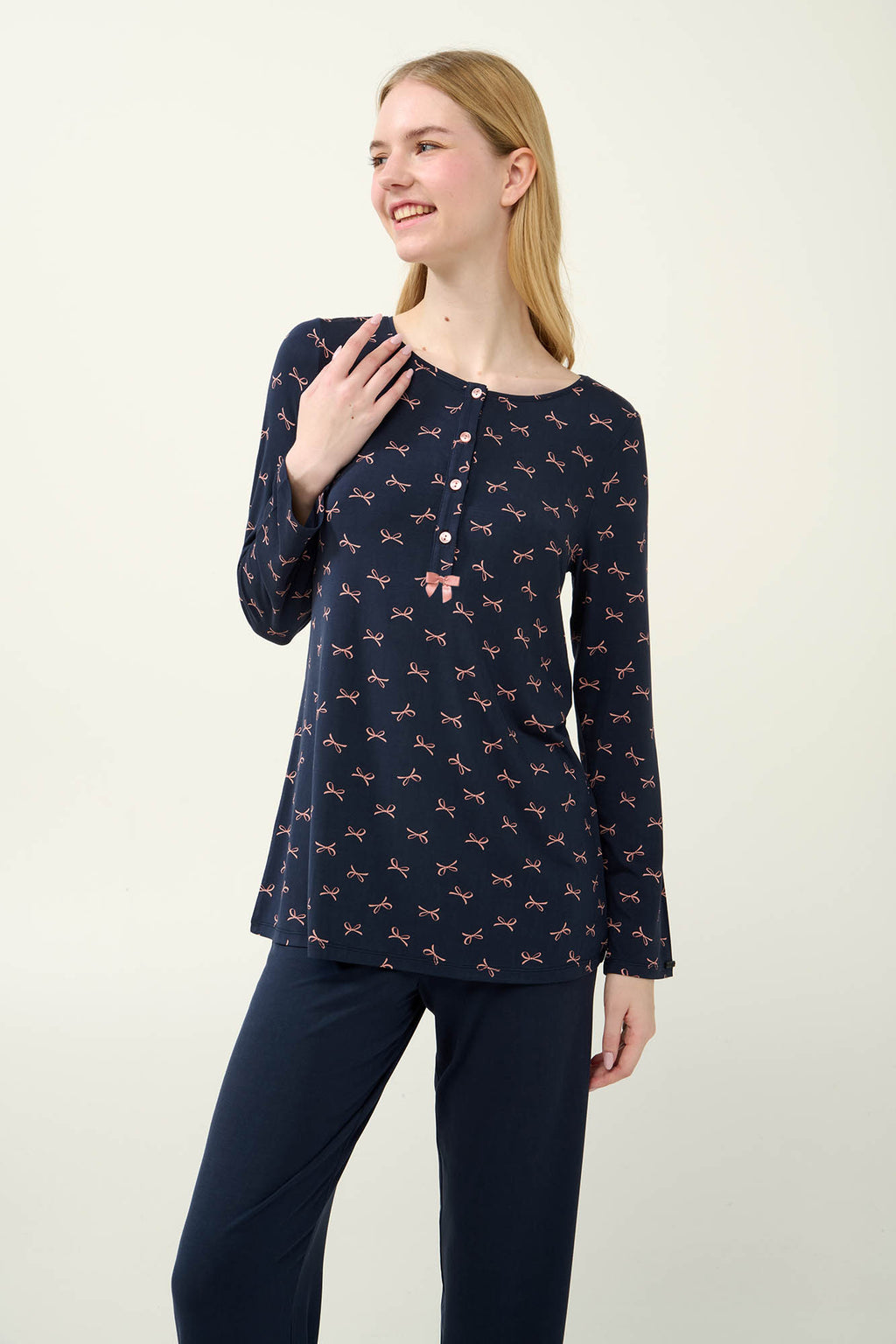 https://assets.vampfashion.com/SOFTONE_TMP_IMAGES/1_0494733159.jpg