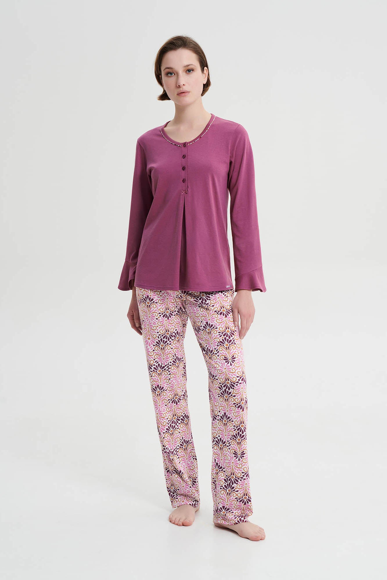 https://assets.vampfashion.com/SOFTONE_TMP_IMAGES/1_0504576666.jpg