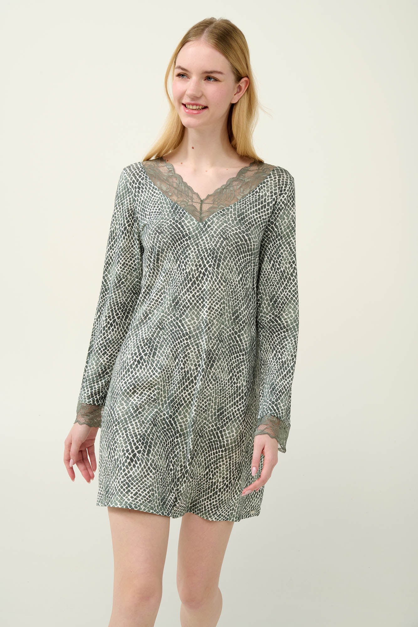 https://assets.vampfashion.com/SOFTONE_TMP_IMAGES/1_0548402389.jpg