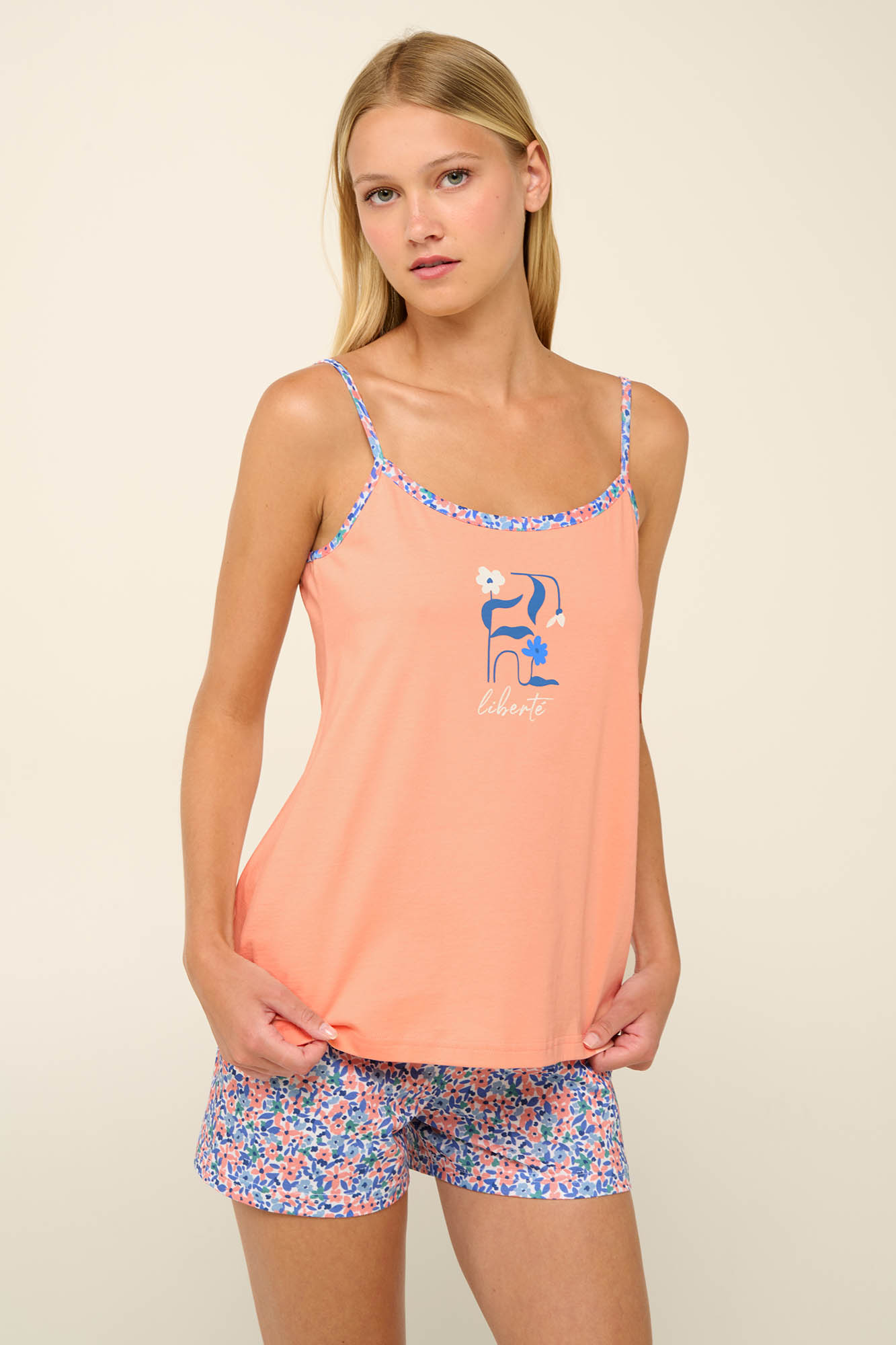 https://assets.vampfashion.com/SOFTONE_TMP_IMAGES/1_0552705109.jpg