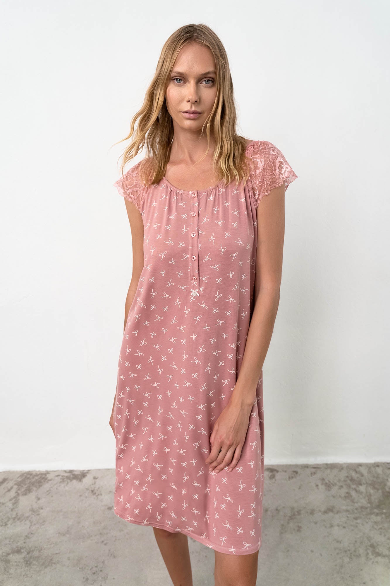 https://assets.vampfashion.com/SOFTONE_TMP_IMAGES/1_0636953697.jpg