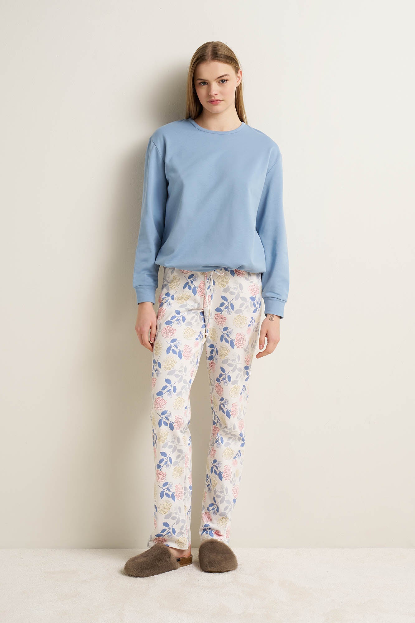 https://assets.vampfashion.com/SOFTONE_TMP_IMAGES/1_0661773583.jpg