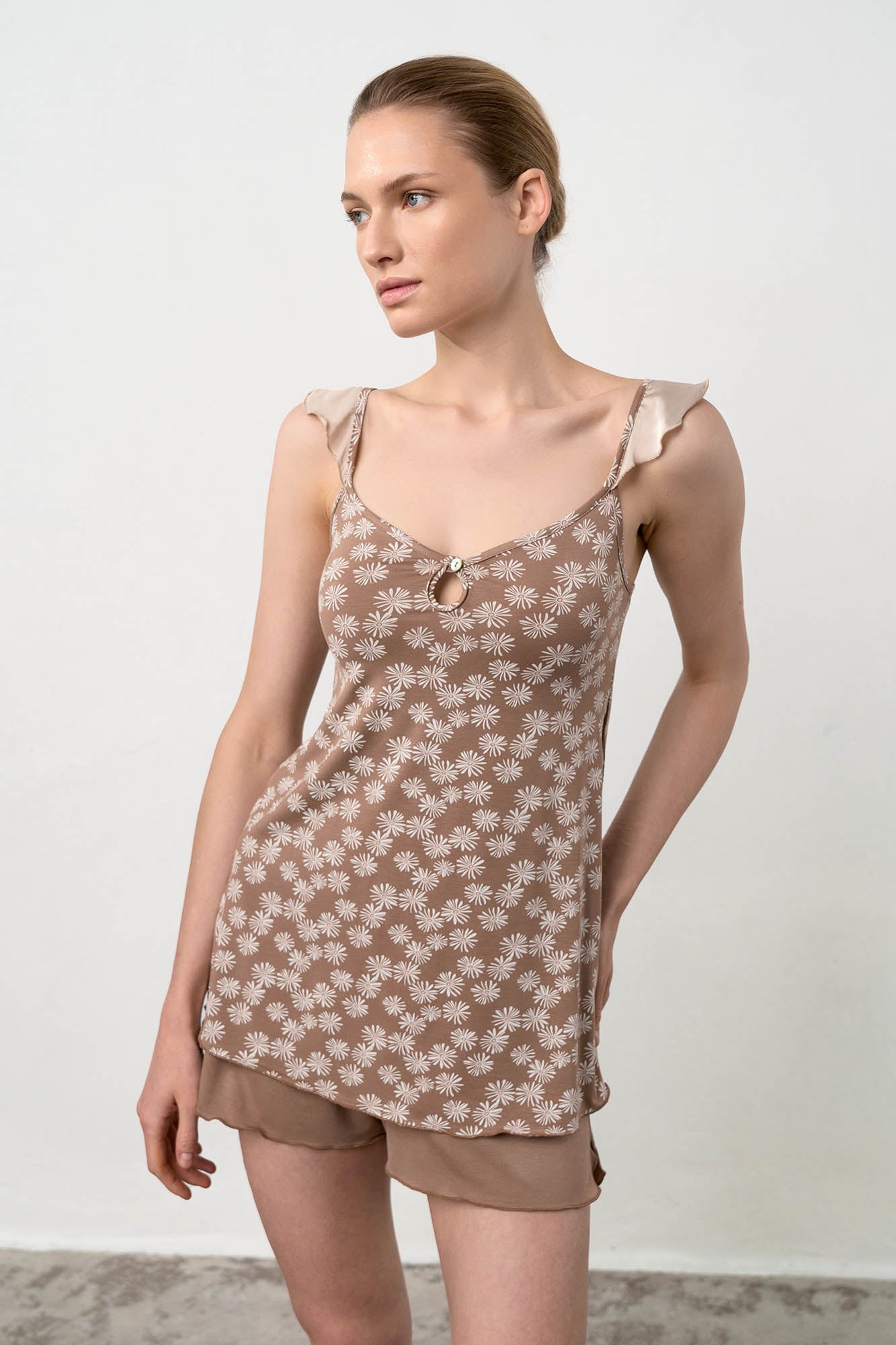 https://assets.vampfashion.com/SOFTONE_TMP_IMAGES/1_0663139191.jpg