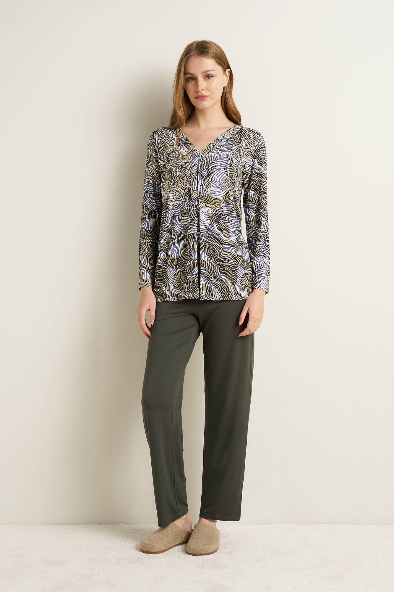 https://assets.vampfashion.com/SOFTONE_TMP_IMAGES/1_0664177681.jpg