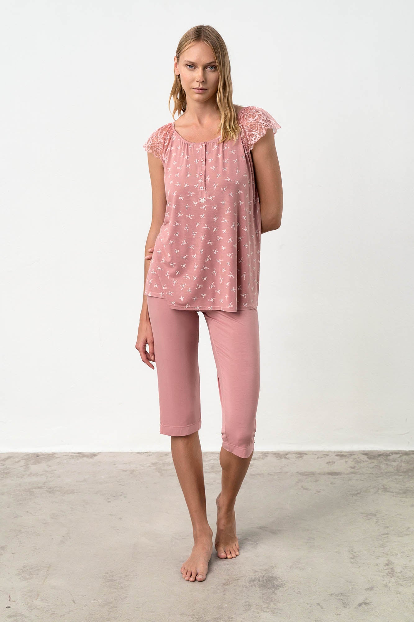 https://assets.vampfashion.com/SOFTONE_TMP_IMAGES/1_0677710487.jpg
