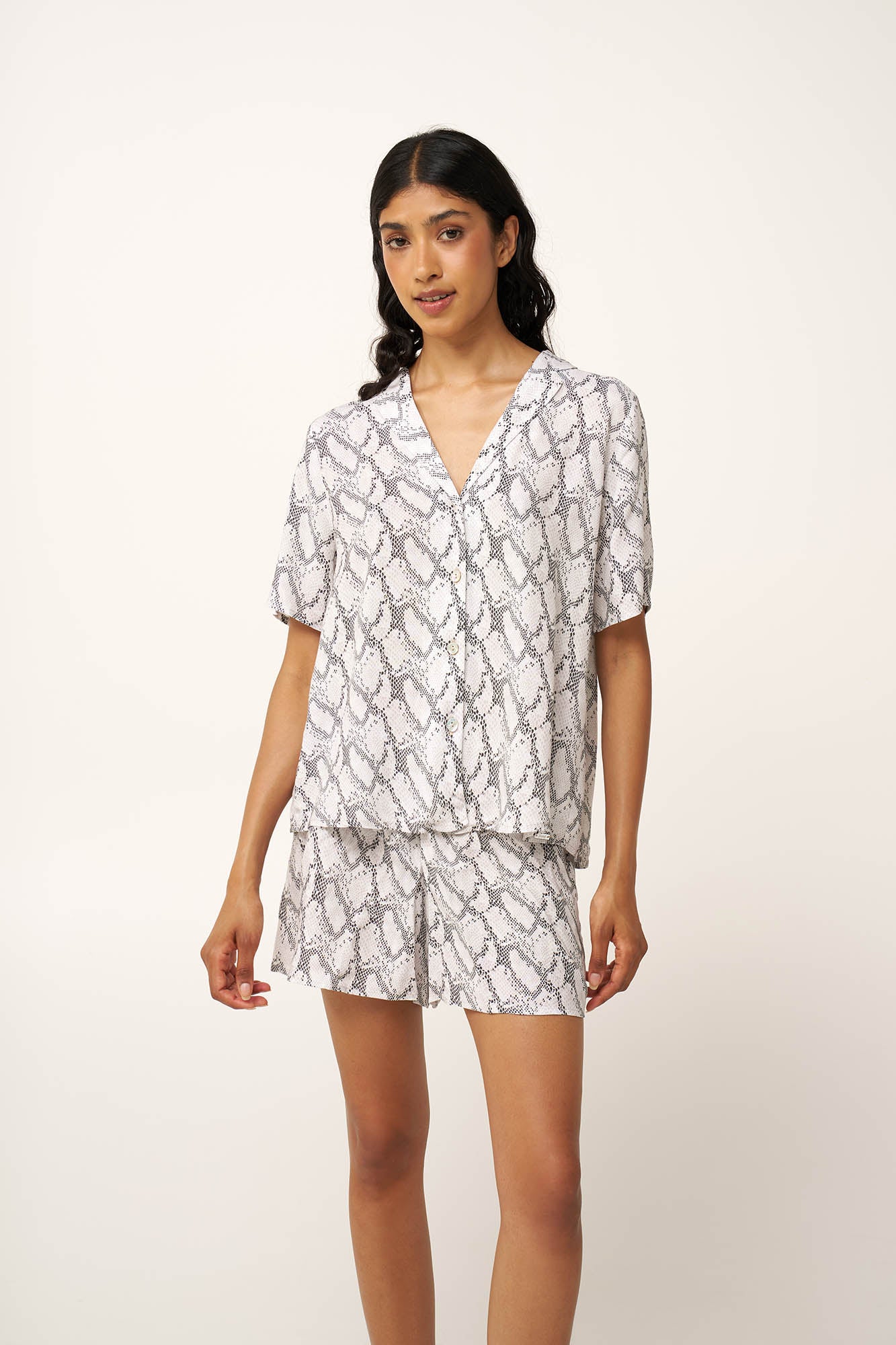 https://assets.vampfashion.com/SOFTONE_TMP_IMAGES/1_0694671379.jpg