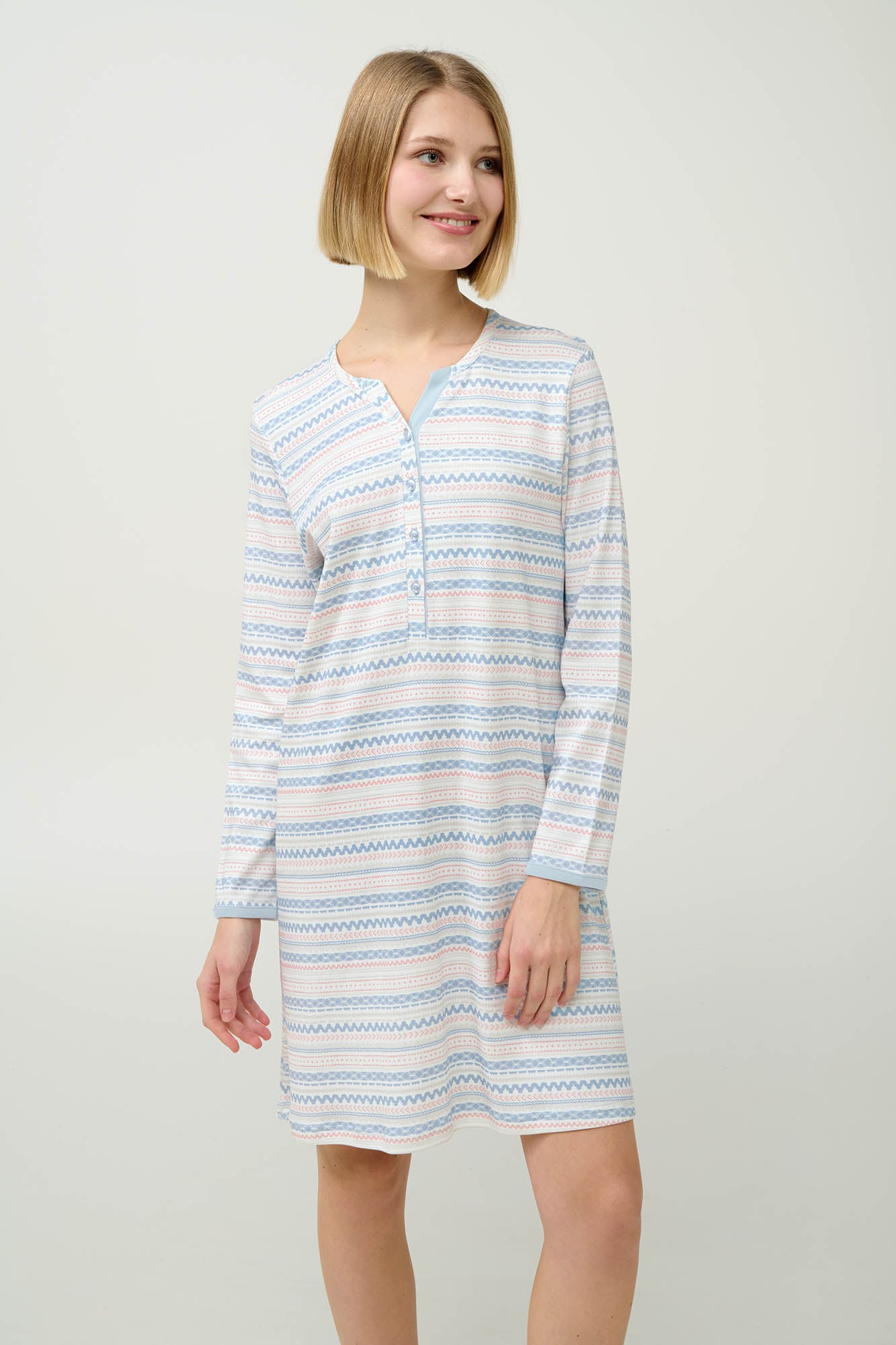https://assets.vampfashion.com/SOFTONE_TMP_IMAGES/1_0713408932.jpg