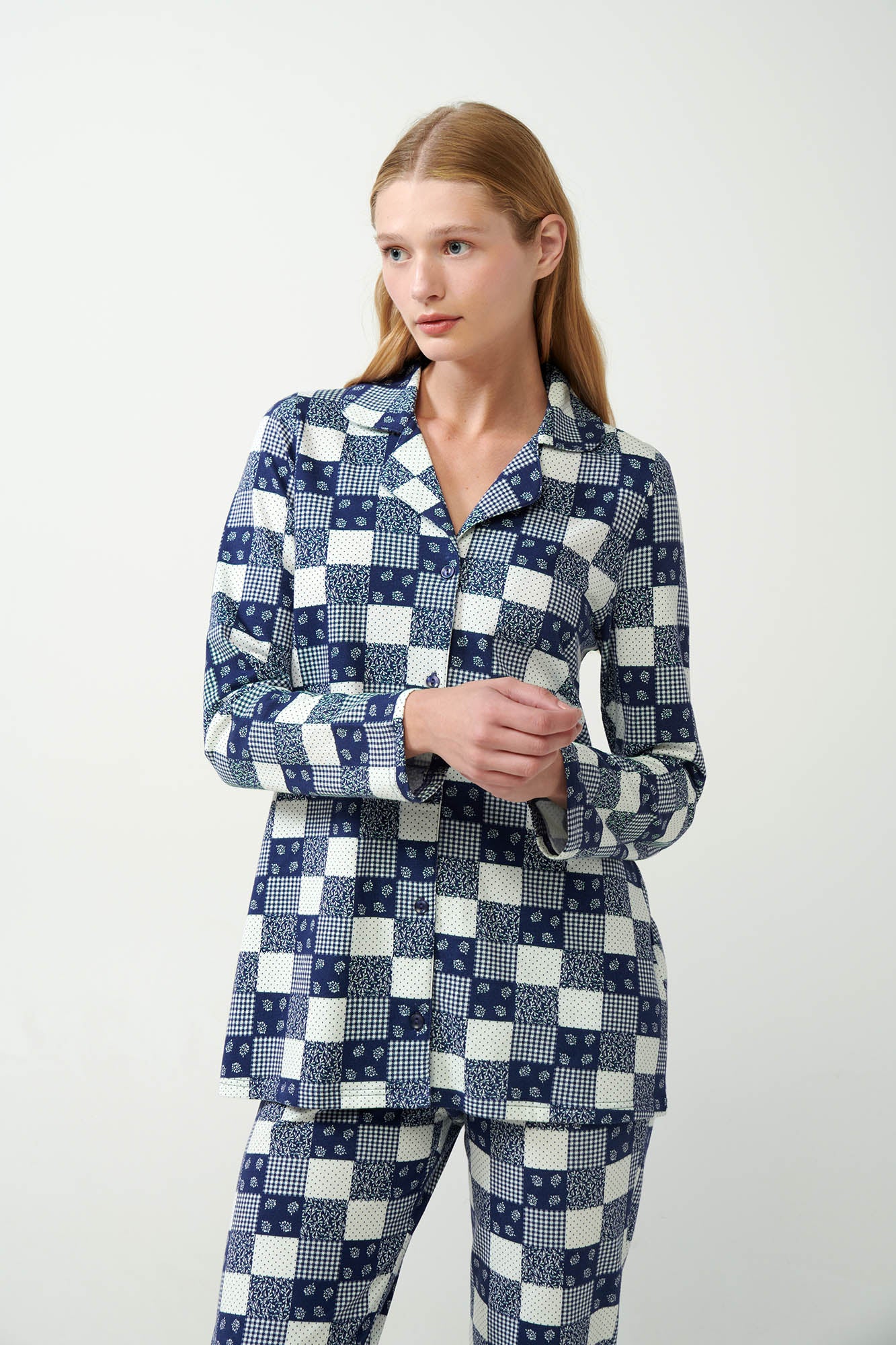 https://assets.vampfashion.com/SOFTONE_TMP_IMAGES/1_0755741811.jpg