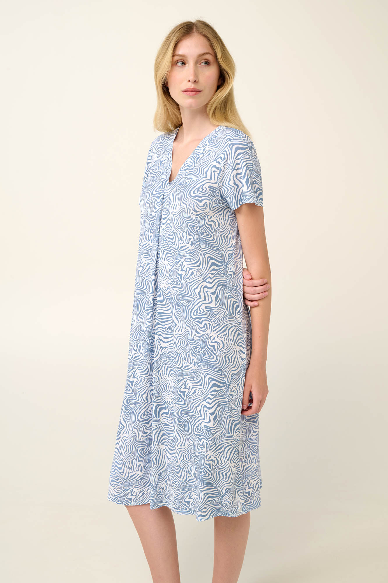 https://assets.vampfashion.com/SOFTONE_TMP_IMAGES/1_0758933181.jpg