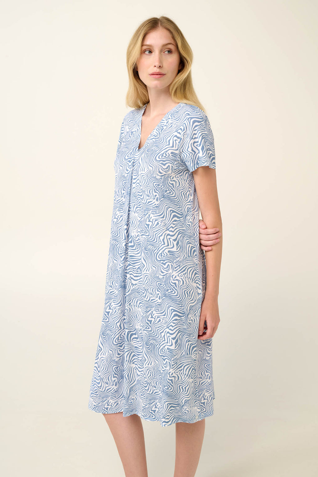https://assets.vampfashion.com/SOFTONE_TMP_IMAGES/1_0758933181.jpg