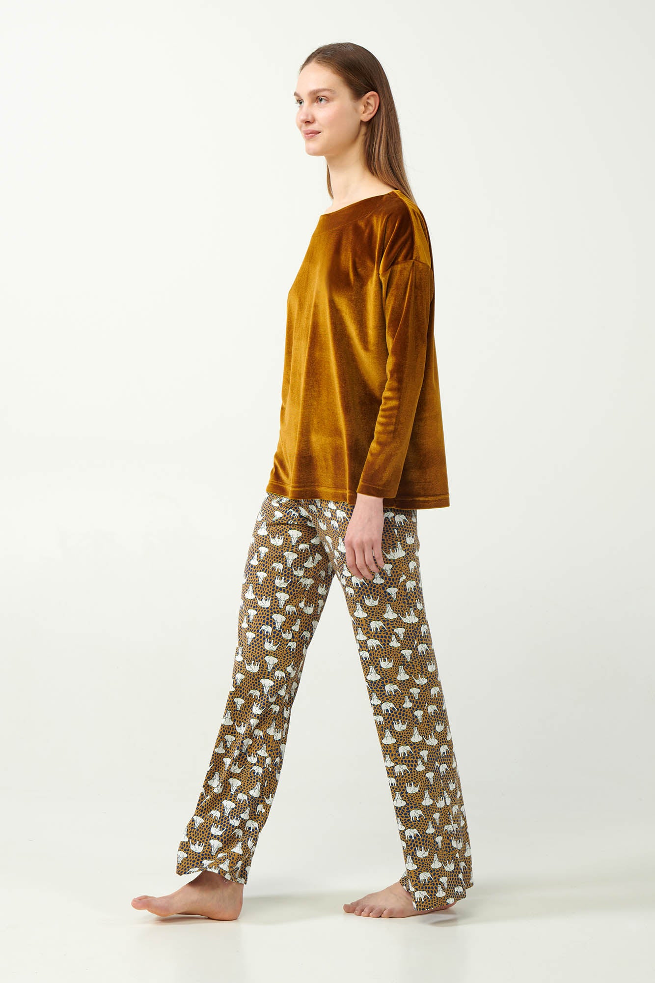 https://assets.vampfashion.com/SOFTONE_TMP_IMAGES/1_0890702983.jpg
