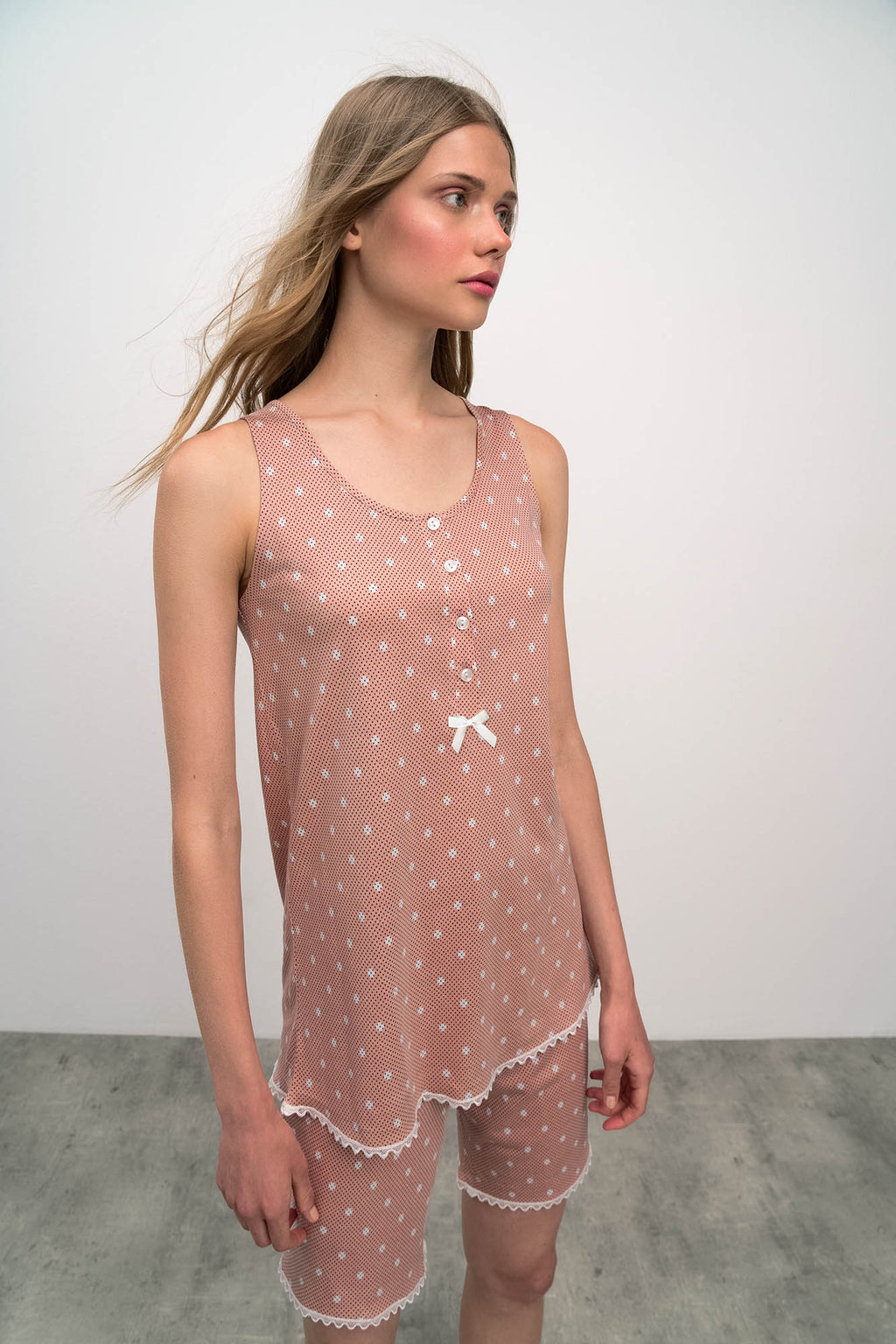 https://assets.vampfashion.com/SOFTONE_TMP_IMAGES/1_0941734783.jpg