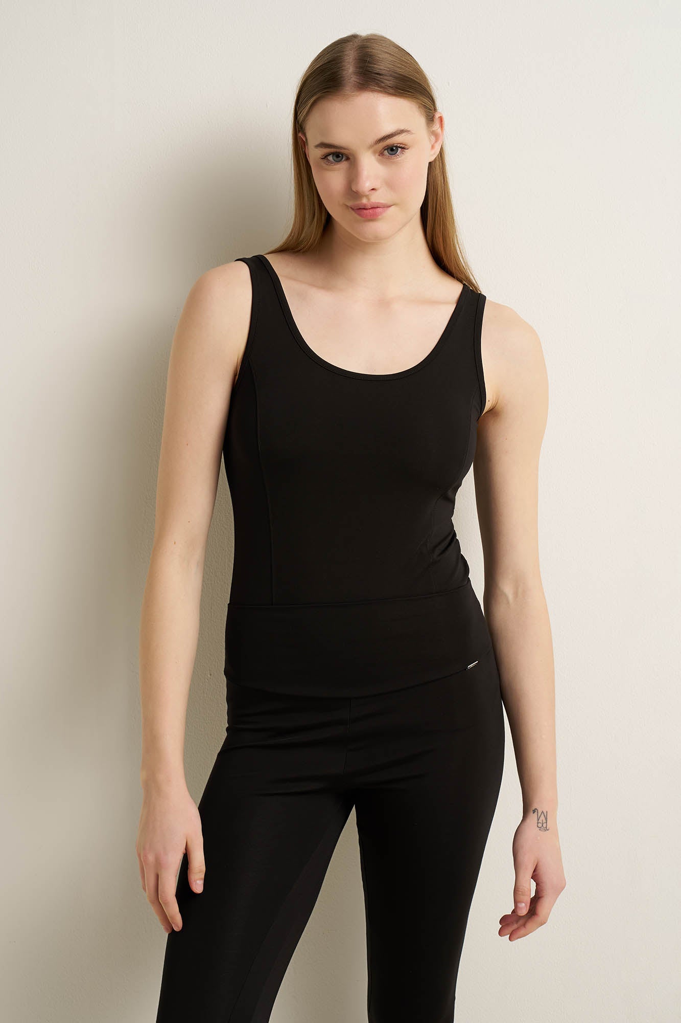 https://assets.vampfashion.com/SOFTONE_TMP_IMAGES/1_0954858497.jpg