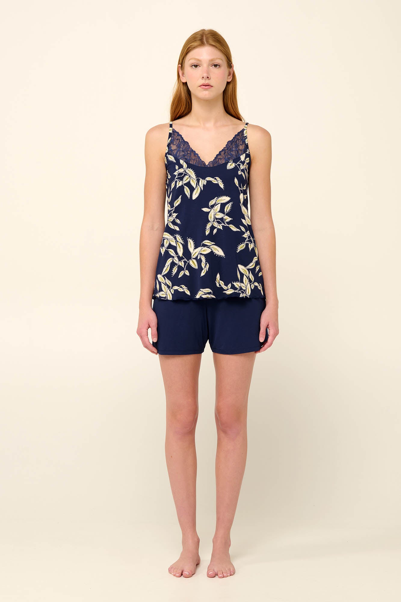 https://assets.vampfashion.com/SOFTONE_TMP_IMAGES/2_0044936579.jpg