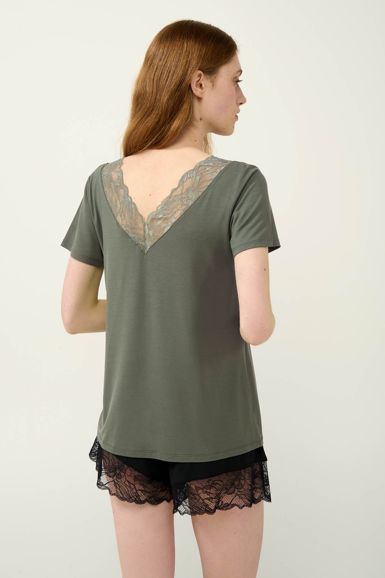 Vamp - Γυναικείο Micromodal Φανελάκι με Δαντέλα