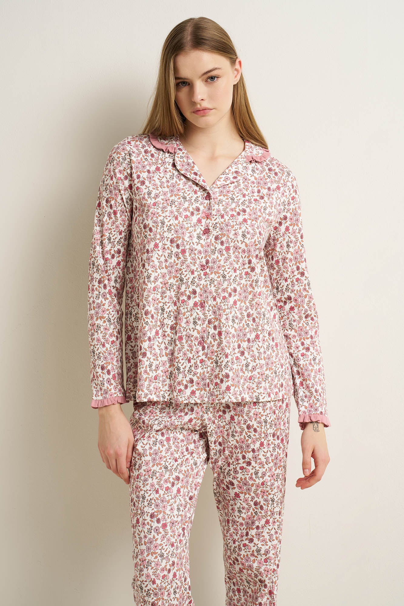 https://assets.vampfashion.com/SOFTONE_TMP_IMAGES/2_0098686556.jpg