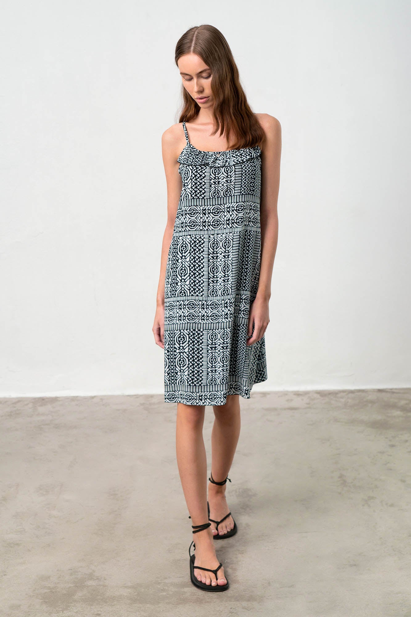 https://assets.vampfashion.com/SOFTONE_TMP_IMAGES/2_0122853091.jpg