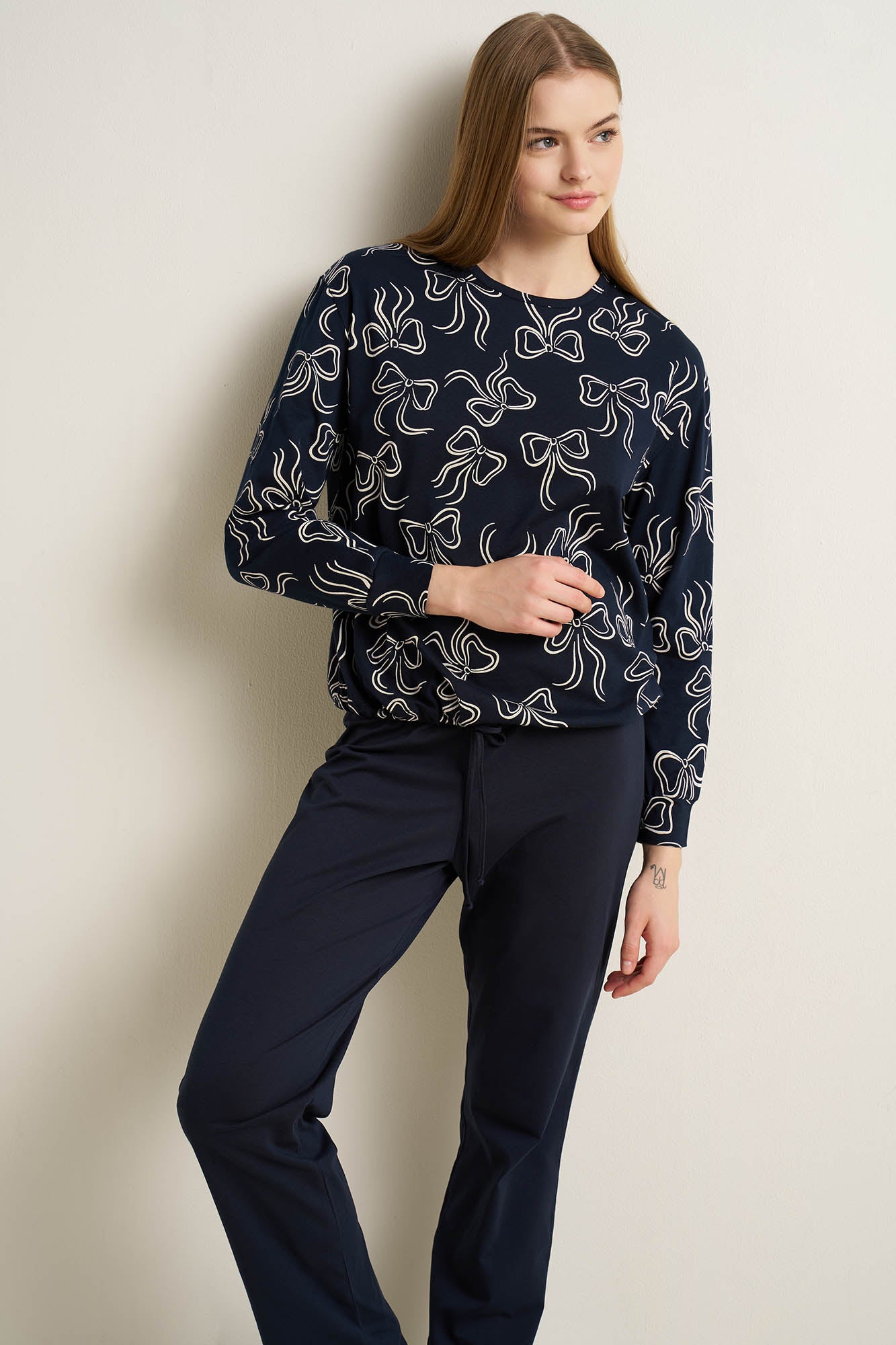 https://assets.vampfashion.com/SOFTONE_TMP_IMAGES/2_0125939581.jpg