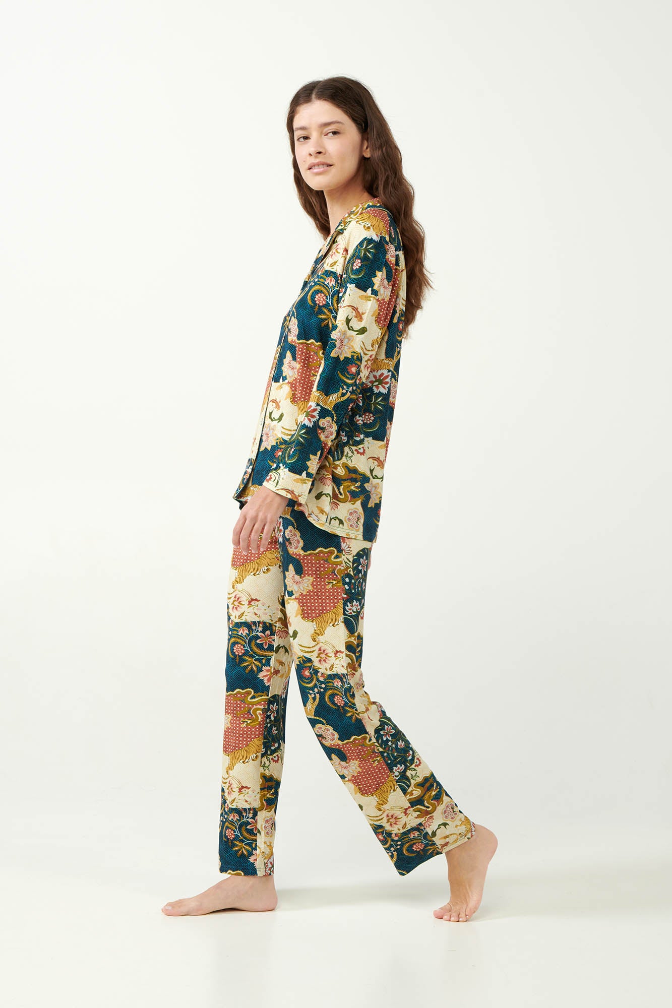 https://assets.vampfashion.com/SOFTONE_TMP_IMAGES/2_0127259229.jpg