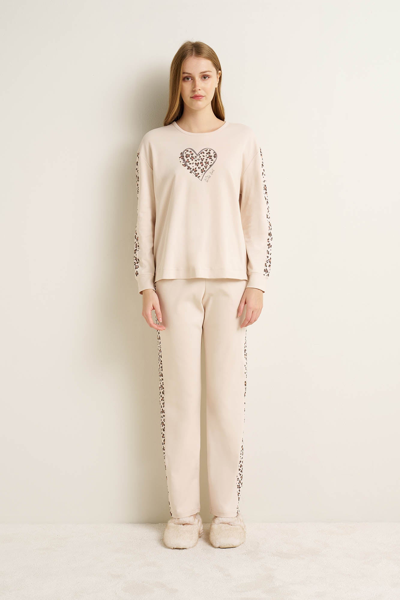 https://assets.vampfashion.com/SOFTONE_TMP_IMAGES/2_0138428550.jpg