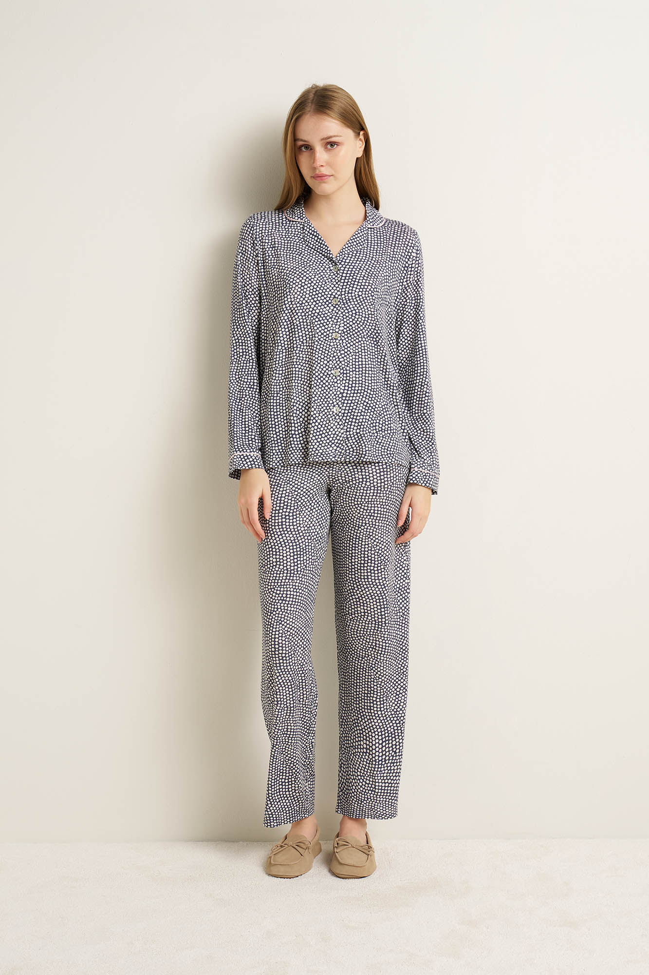 https://assets.vampfashion.com/SOFTONE_TMP_IMAGES/2_0165200574.jpg
