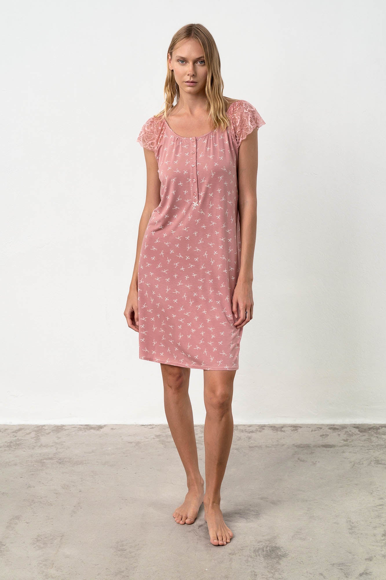 https://assets.vampfashion.com/SOFTONE_TMP_IMAGES/2_0166945447.jpg