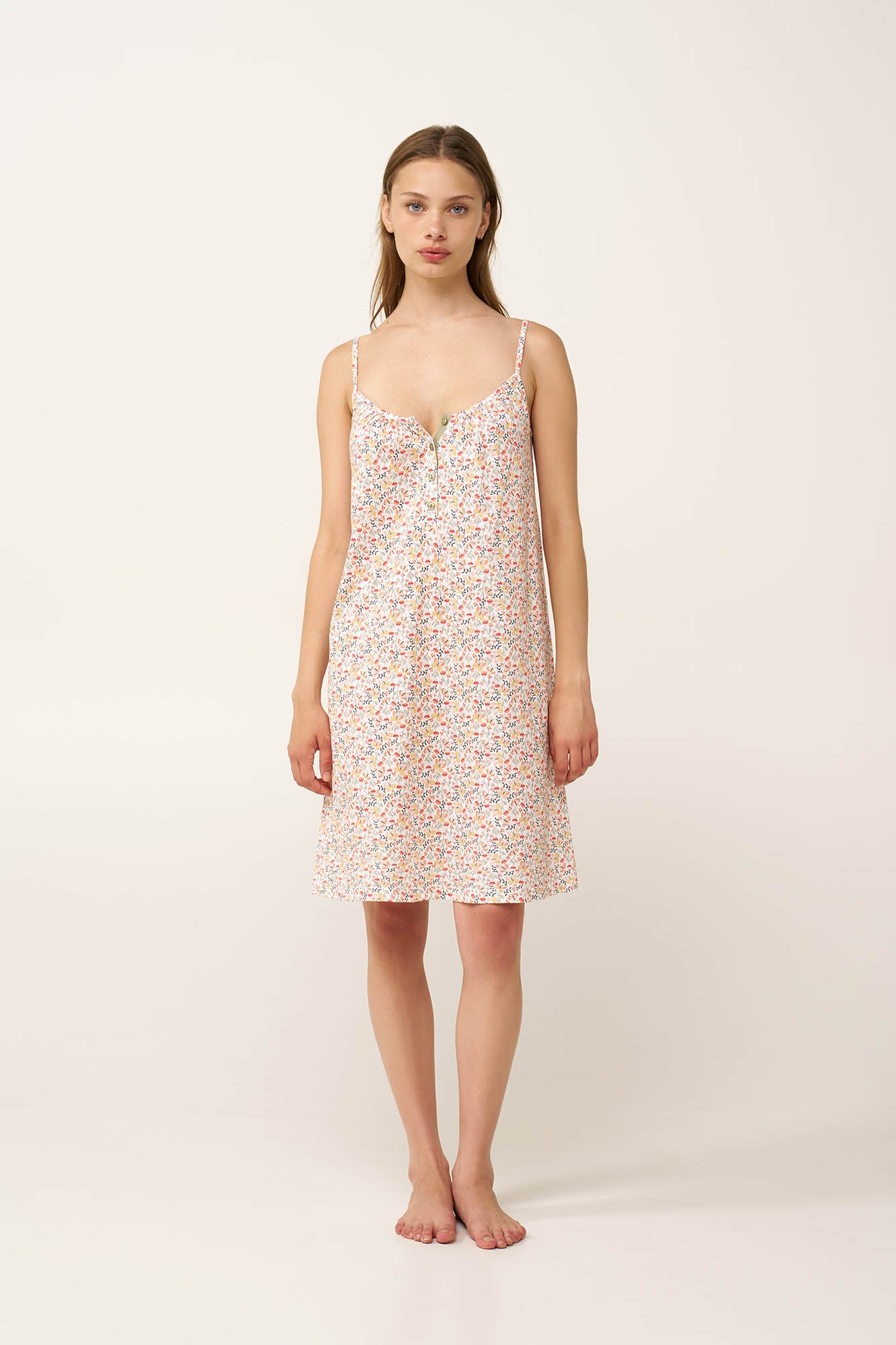 https://assets.vampfashion.com/SOFTONE_TMP_IMAGES/2_0169049905.jpg