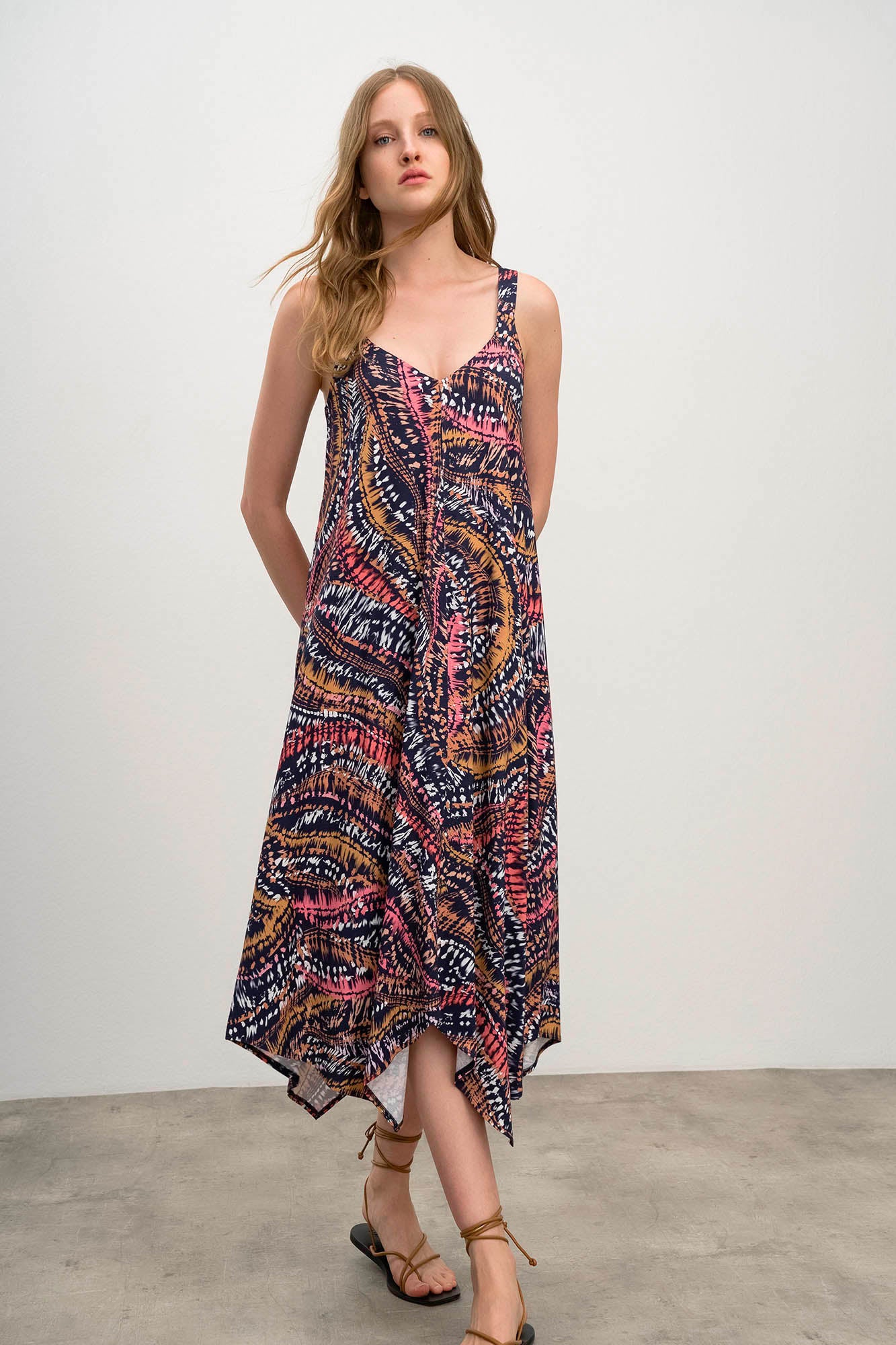 https://assets.vampfashion.com/SOFTONE_TMP_IMAGES/2_0182026088.jpg