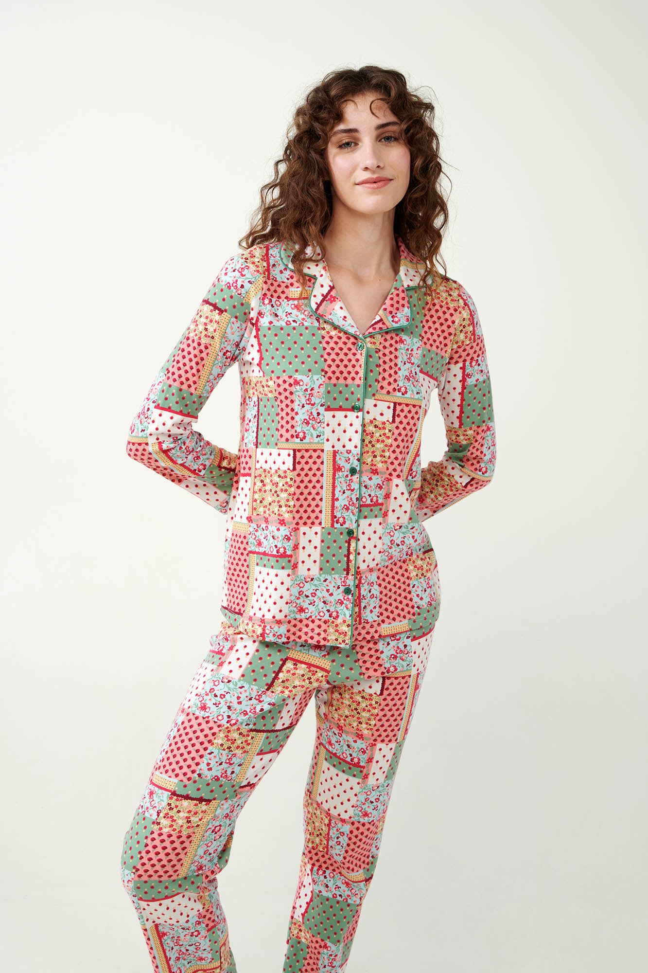https://assets.vampfashion.com/SOFTONE_TMP_IMAGES/2_0194587430.jpg