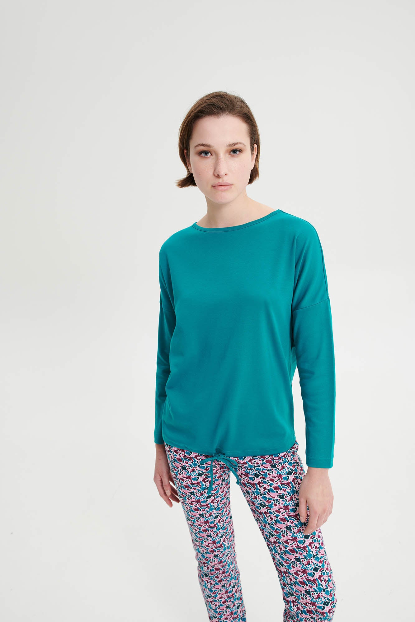 https://assets.vampfashion.com/SOFTONE_TMP_IMAGES/2_0196401417.jpg