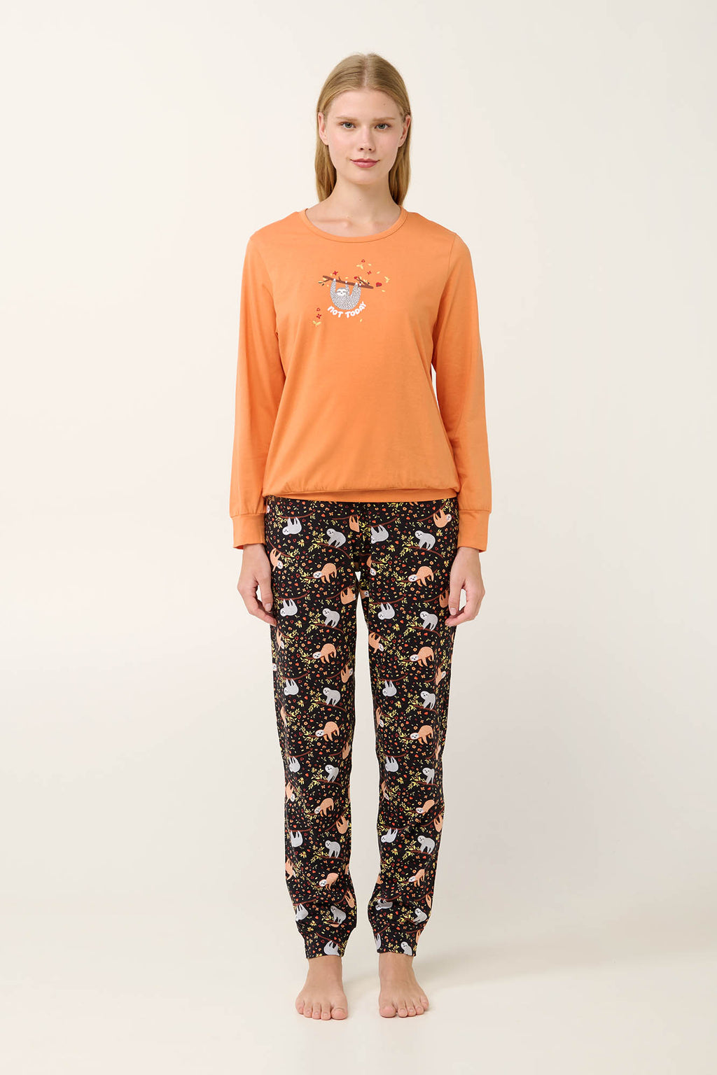 https://assets.vampfashion.com/SOFTONE_TMP_IMAGES/2_0197490546.jpg