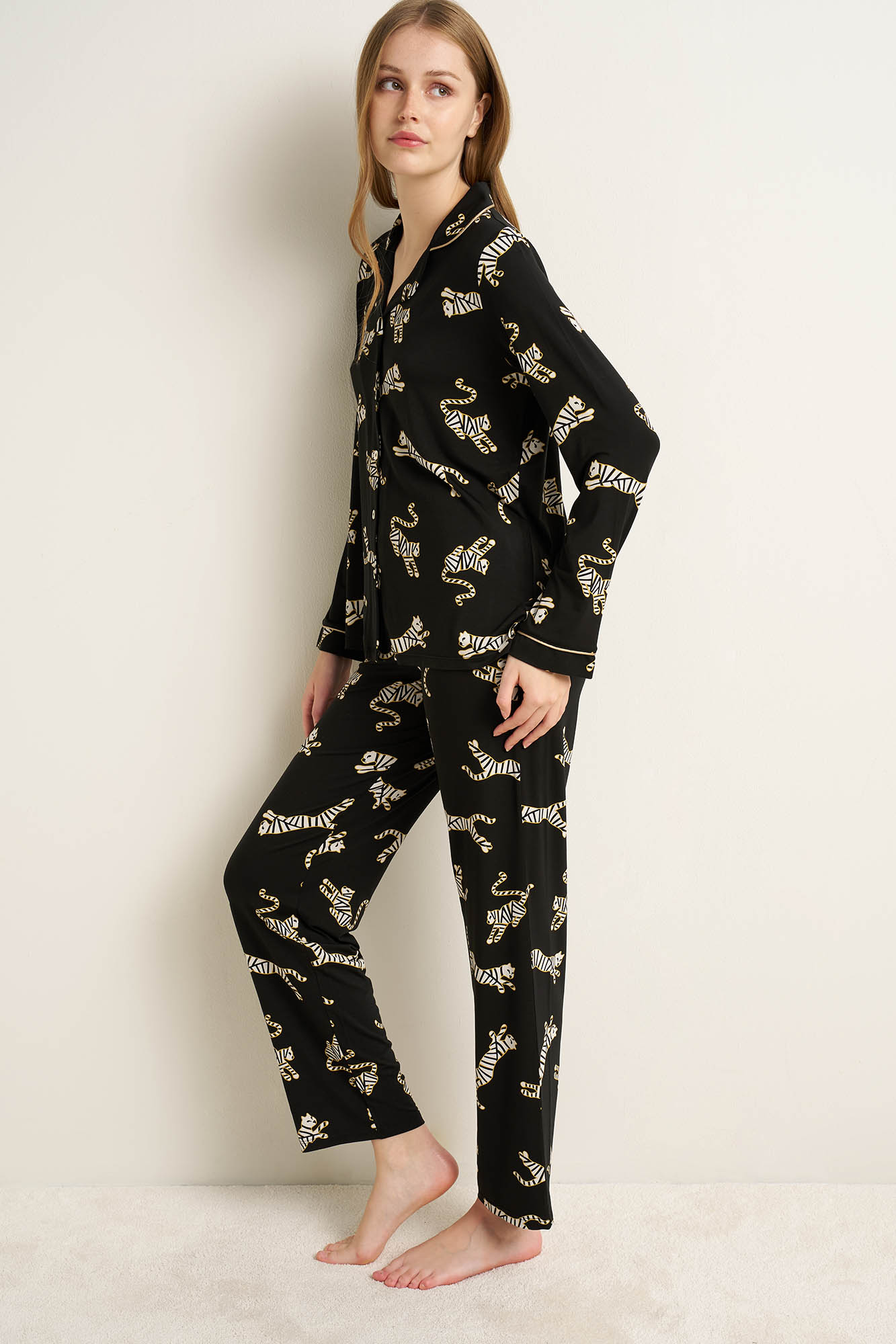 https://assets.vampfashion.com/SOFTONE_TMP_IMAGES/2_0237837127.jpg