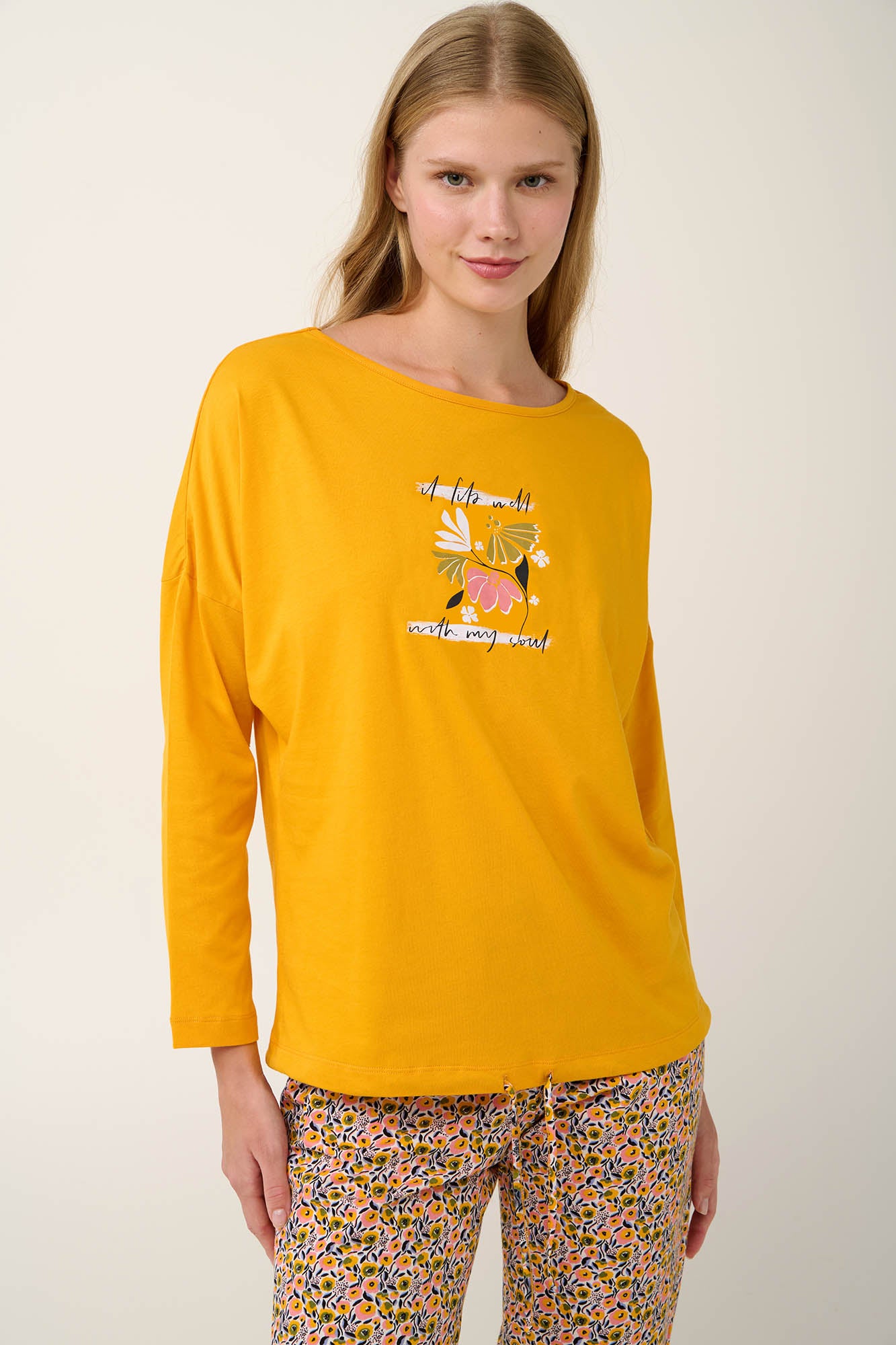 https://assets.vampfashion.com/SOFTONE_TMP_IMAGES/2_0238017514.jpg