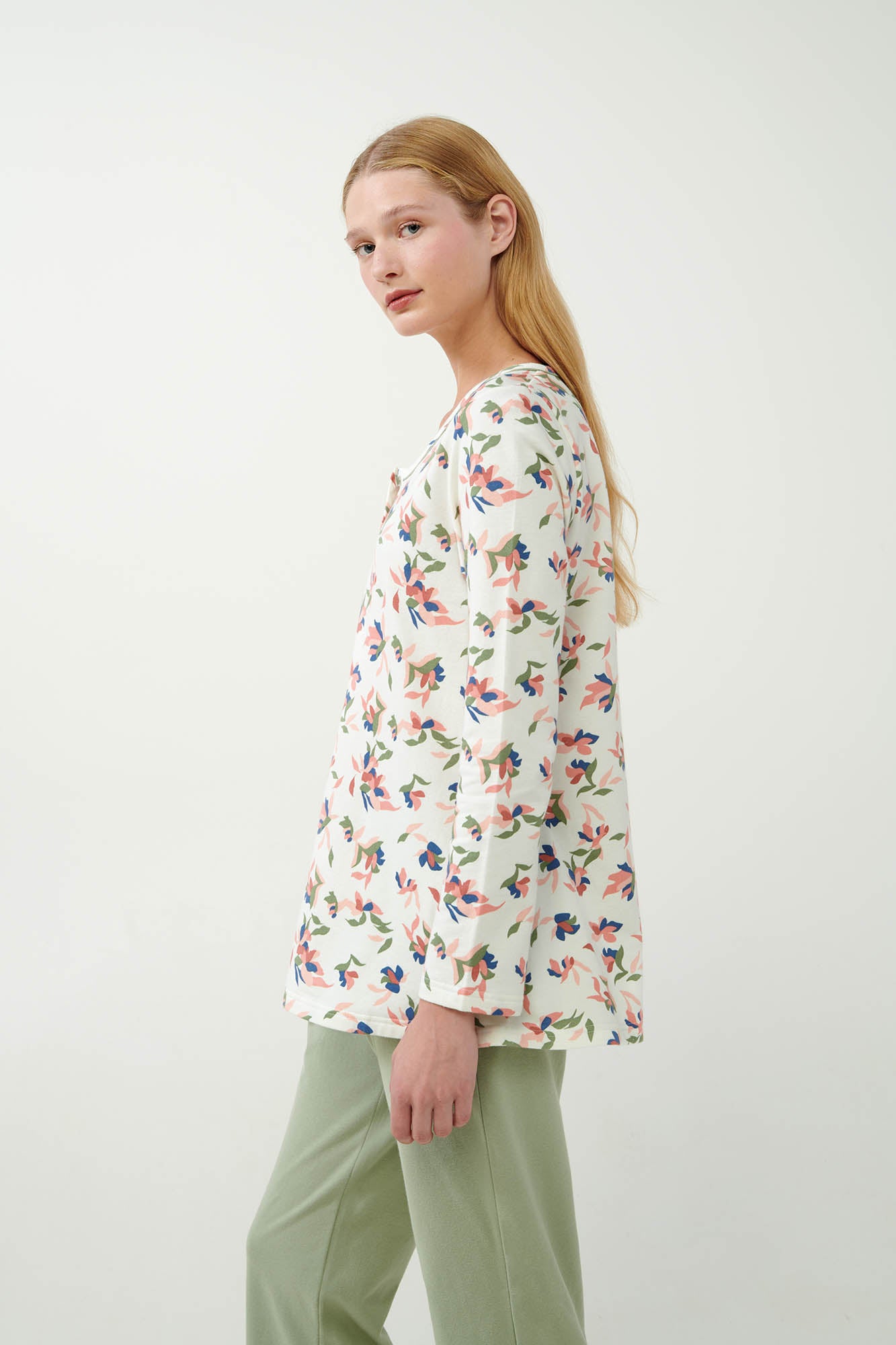 https://assets.vampfashion.com/SOFTONE_TMP_IMAGES/2_0307351415.jpg