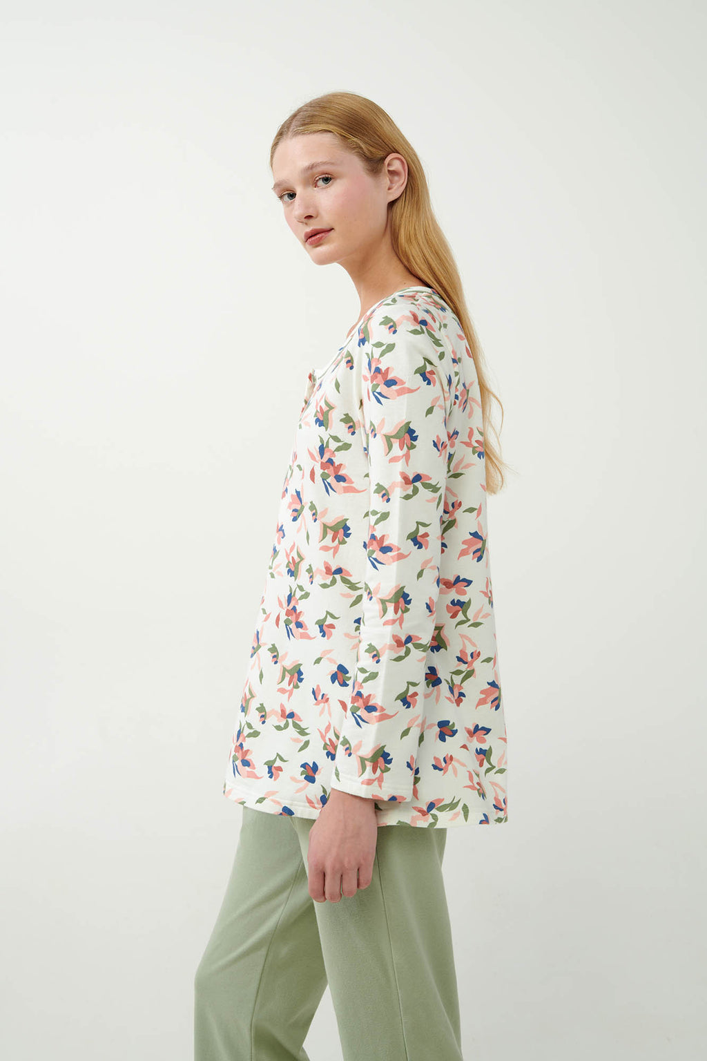 https://assets.vampfashion.com/SOFTONE_TMP_IMAGES/2_0307351415.jpg